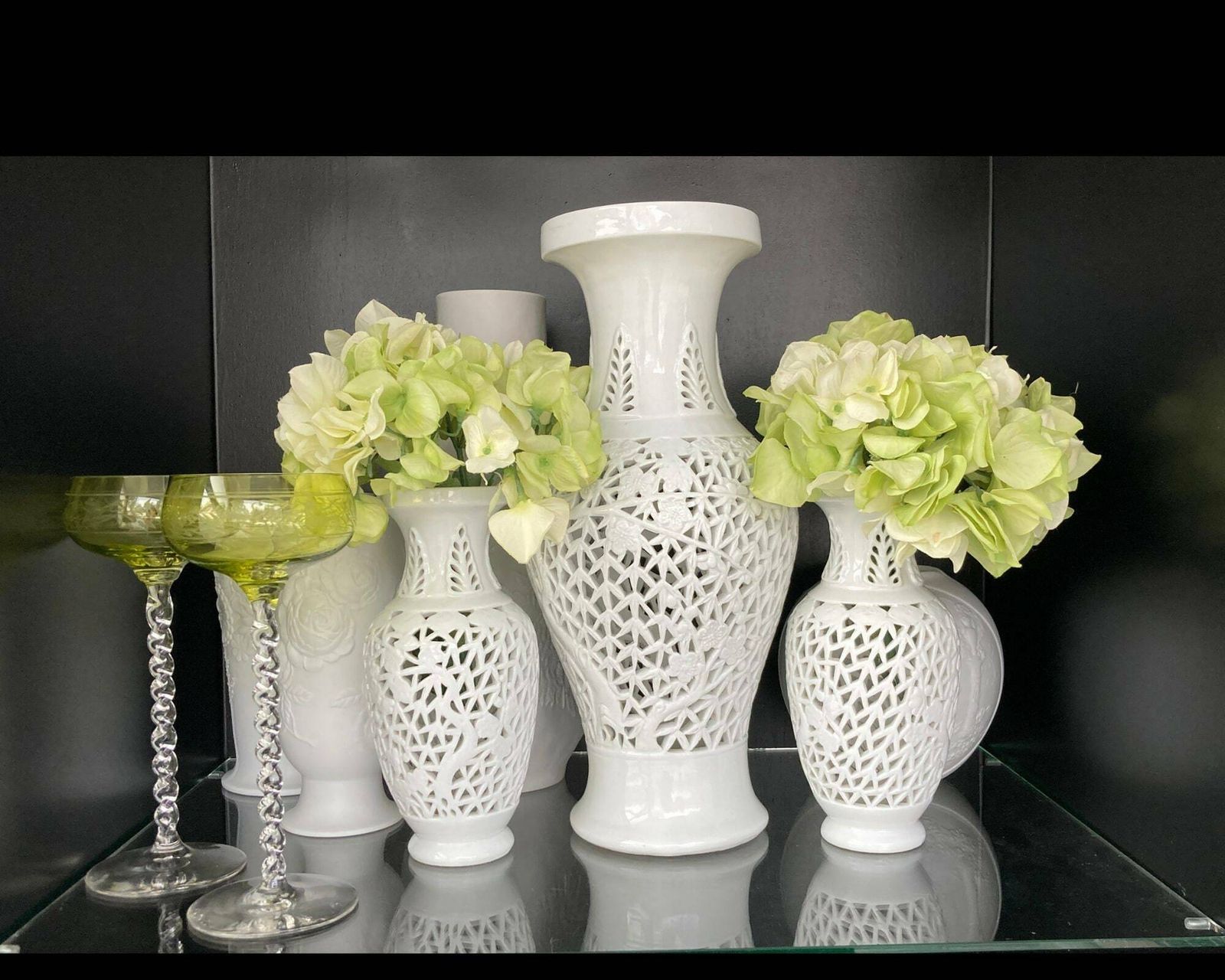 Witte Blanc De Chine Vaas | 3 Delig | Geperforeerd Porselein photo buy