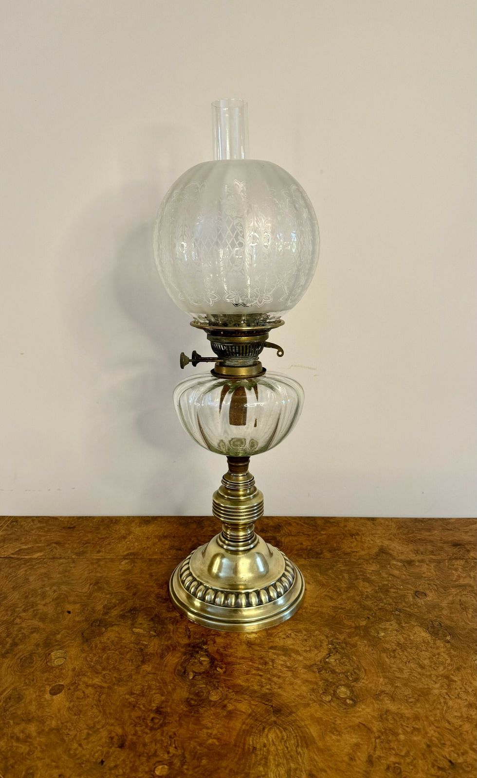 Quality Antique Brass Oil Lamp photo 565.0
