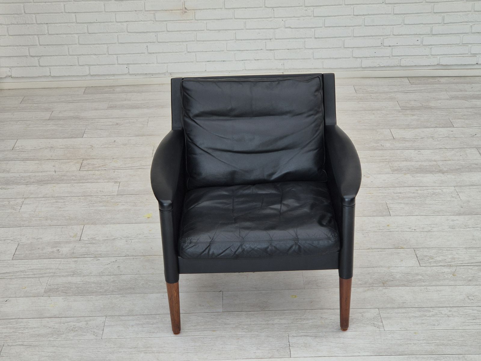 photo furniture 1960s, Danish Design By Kurt østervig, Lounge Chair Model 55, Leather, Rosewood Legs, Original Condition.