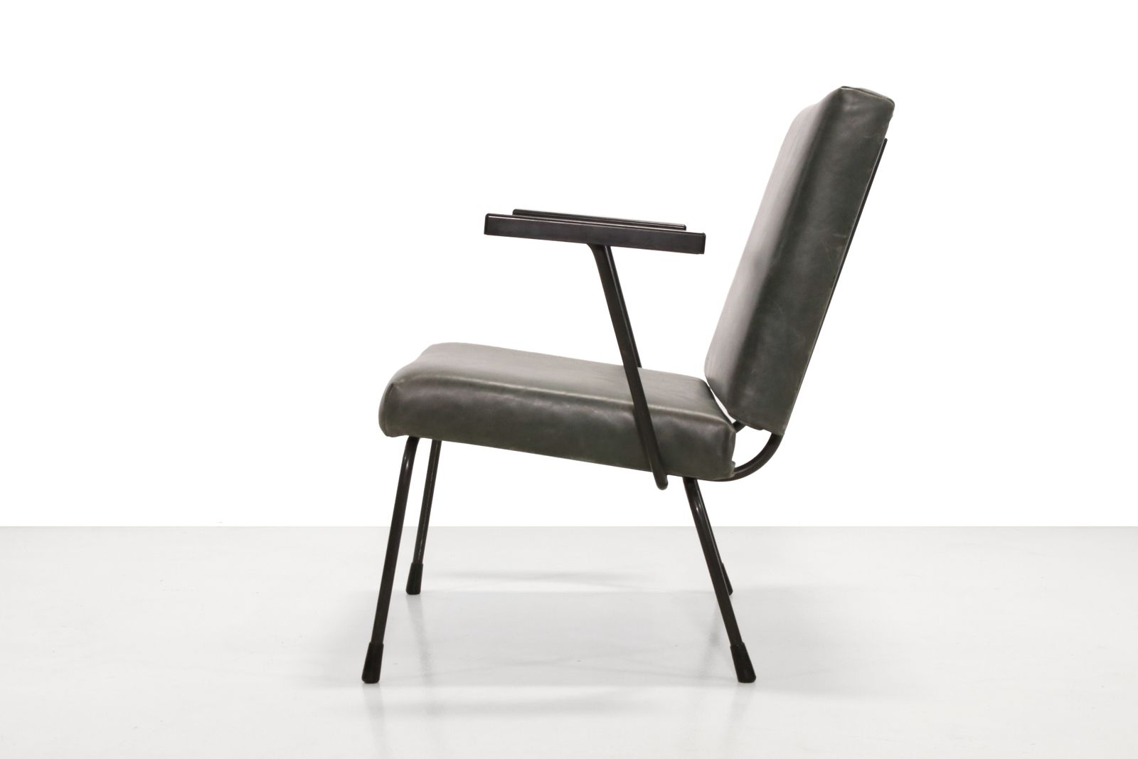 Gispen 1401 Armchair By Wim Rietveld In Green Leather photo for sale