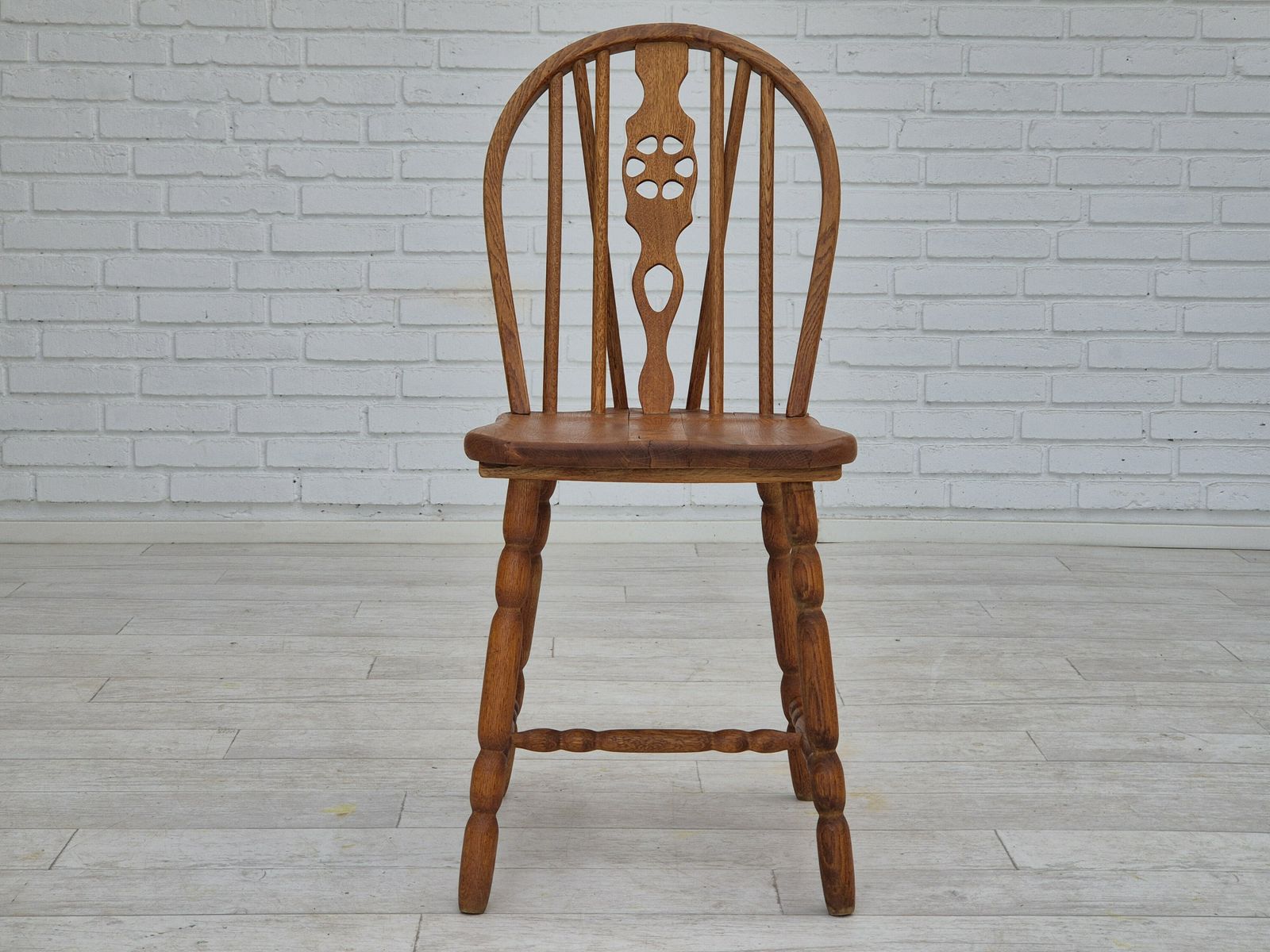 Furniture 1960s, Set Of 4 Scandinavian Dining Chairs In Solid Oak Wood, Original Good Condition. photo