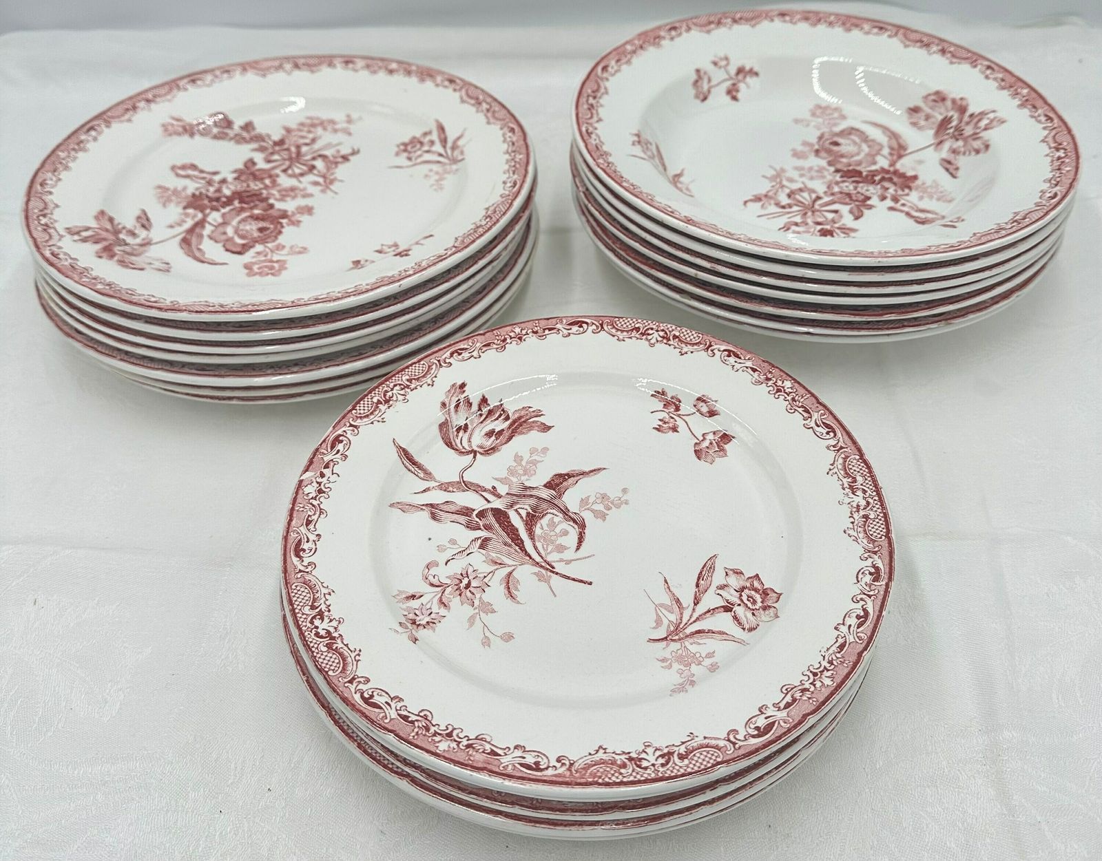 Sarreguemines Red Plates Set Of 20 Plates, Fontanges Dinner Soup And Dessert Plates, Ironstone Tableware Service photo vinterior