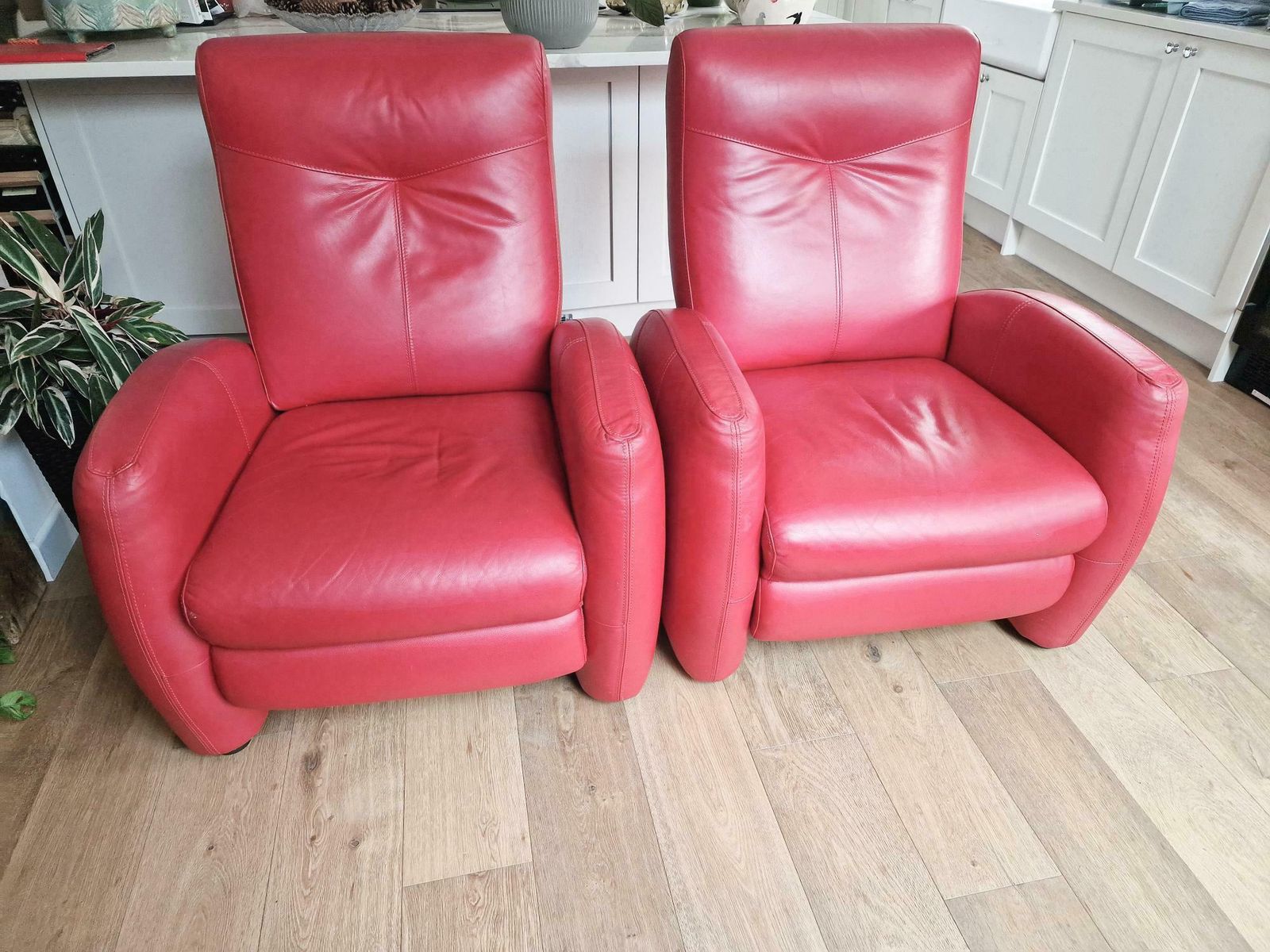A Pair Of Stunning Retro Style Htl Fjord Red Leather Recliner Armchairs
