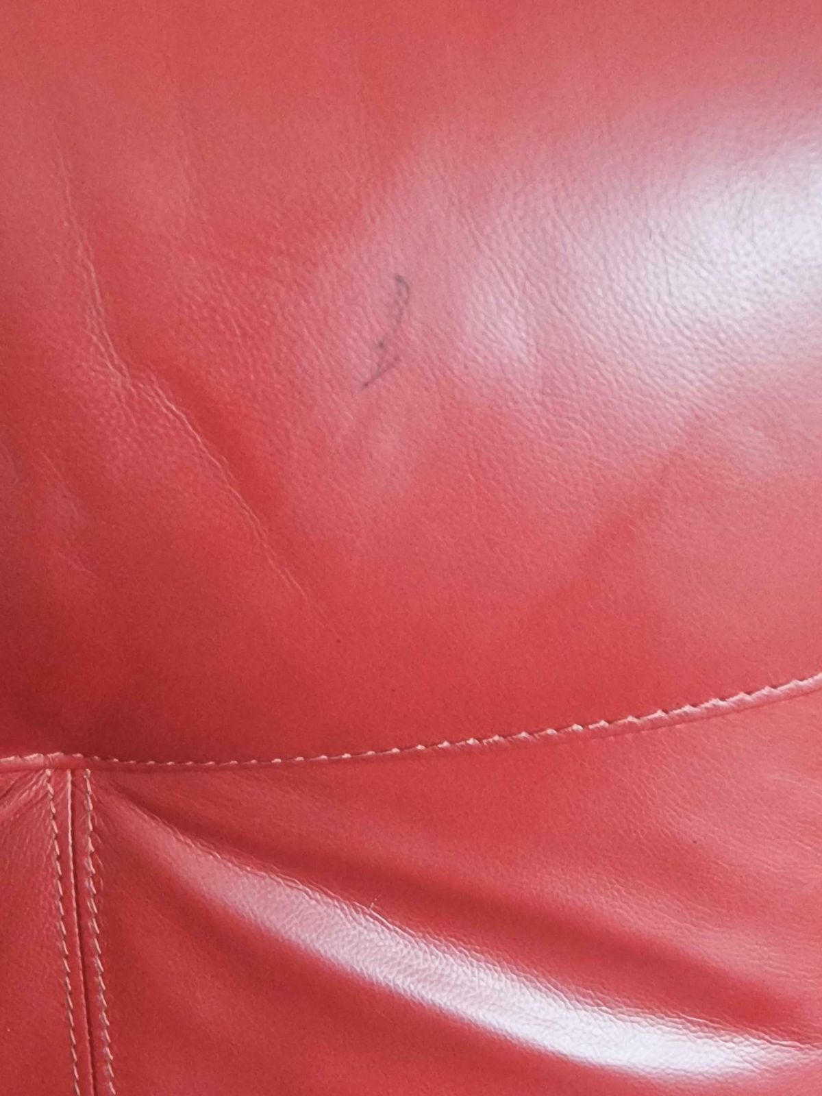A Pair Of Stunning Retro Style Htl Fjord Red Leather Recliner Armchairs photo 595.0