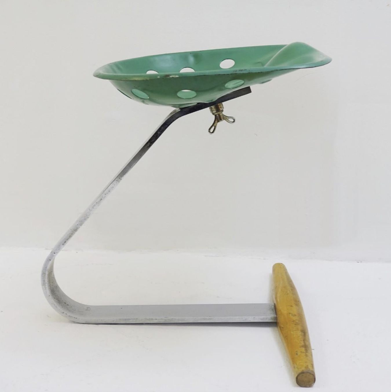 Set Of 4 “Mezzadro Tractor” Stools By Achille & Pier Giacomo Castiglioni photo Furniture
