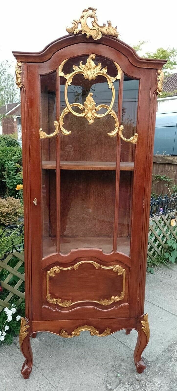 photo furniture Vintage Large Antique Style French Mahogany & Gilt Wood Display   Drinks Cabinet