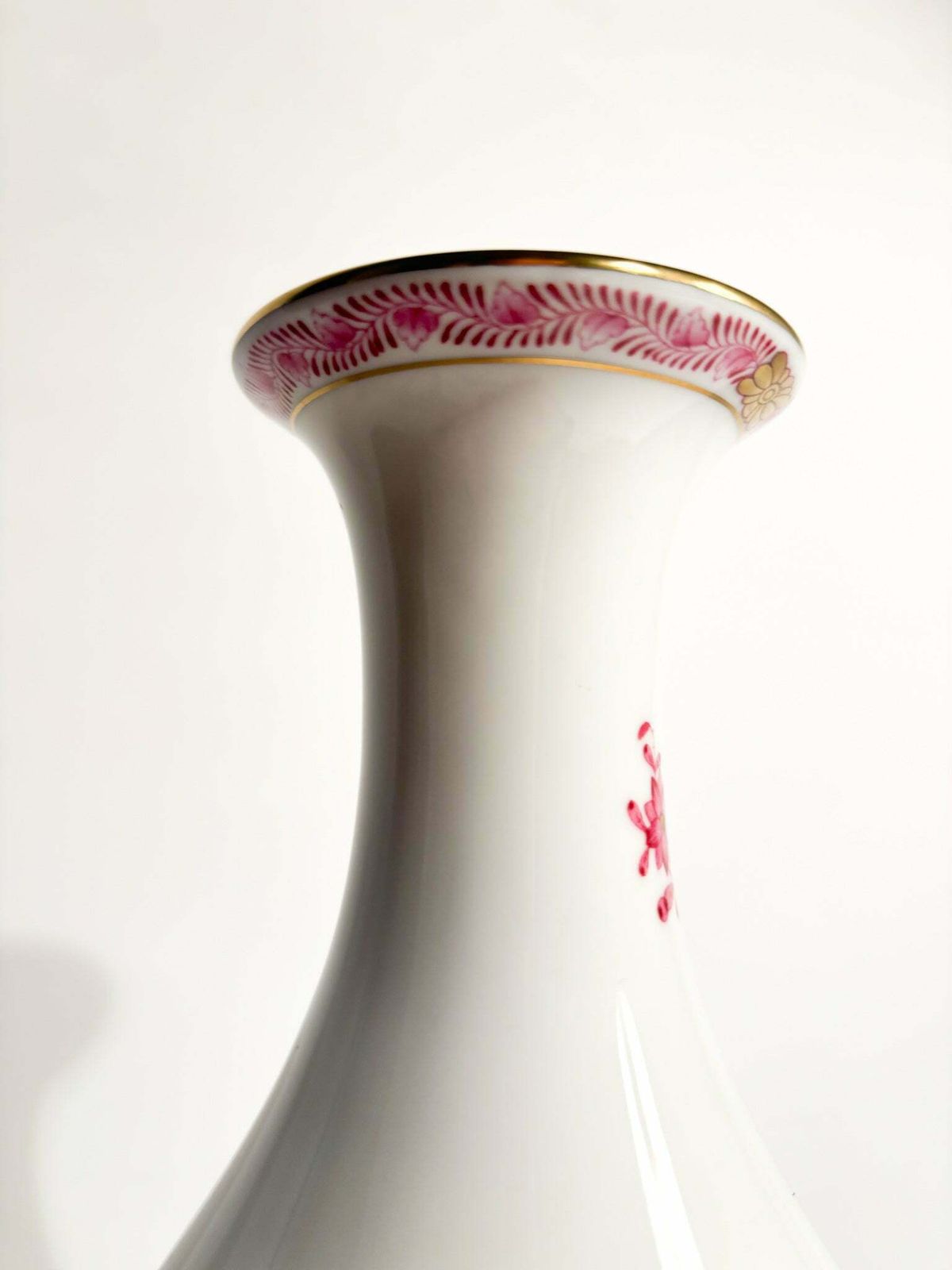 Herend Apponyi Pink Porcelain Vase From The 1950s photo 307.0