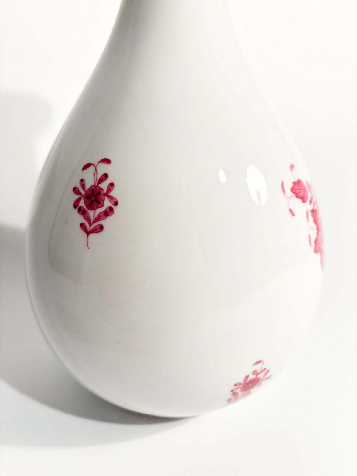 Herend Apponyi Pink Porcelain Vase From The 1950s photo vinterior
