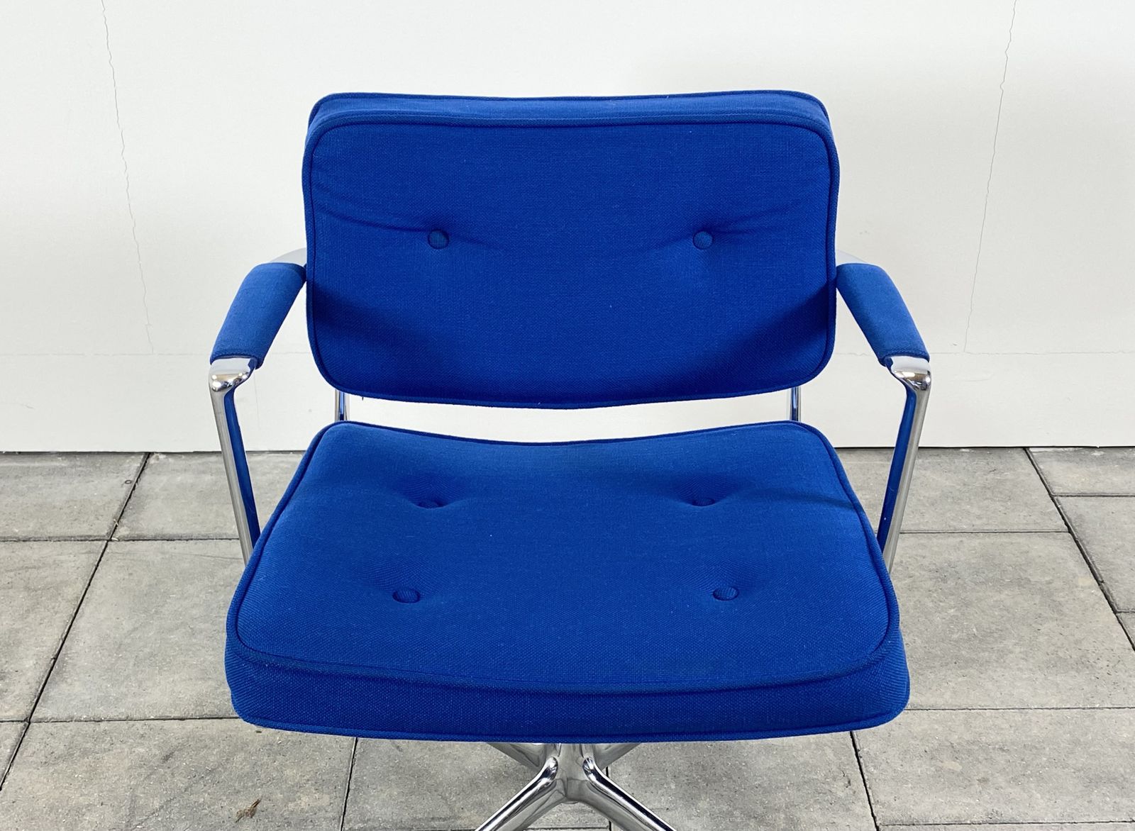 Es102 Intermediate Chair Designed By Charles &Ray Rames For Herman Miller 1960ies photo vinterior