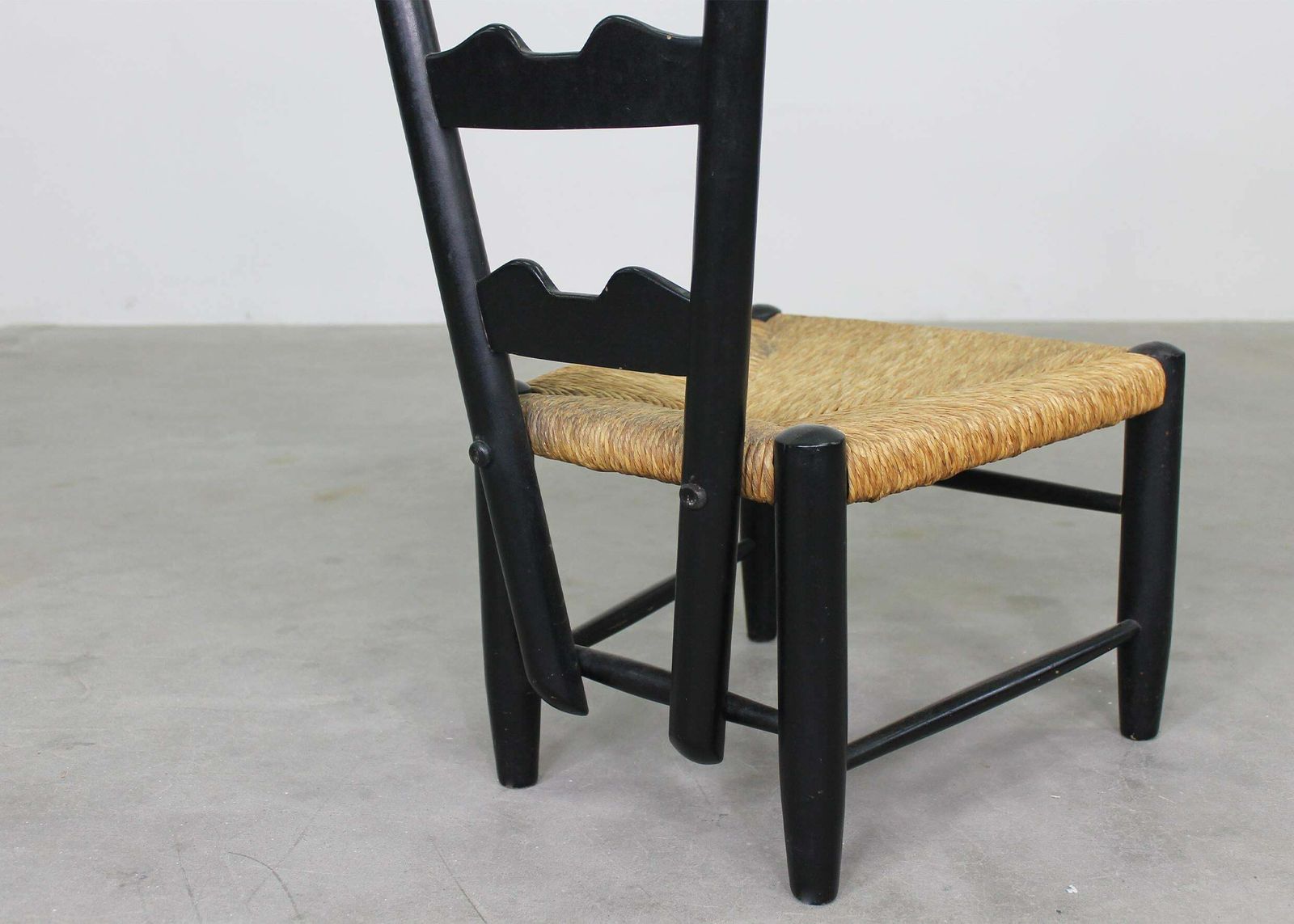 Gio Ponti Set Of Two Fireside Chairs In Black Lacquered Wood And Rush 1950s photo vintage