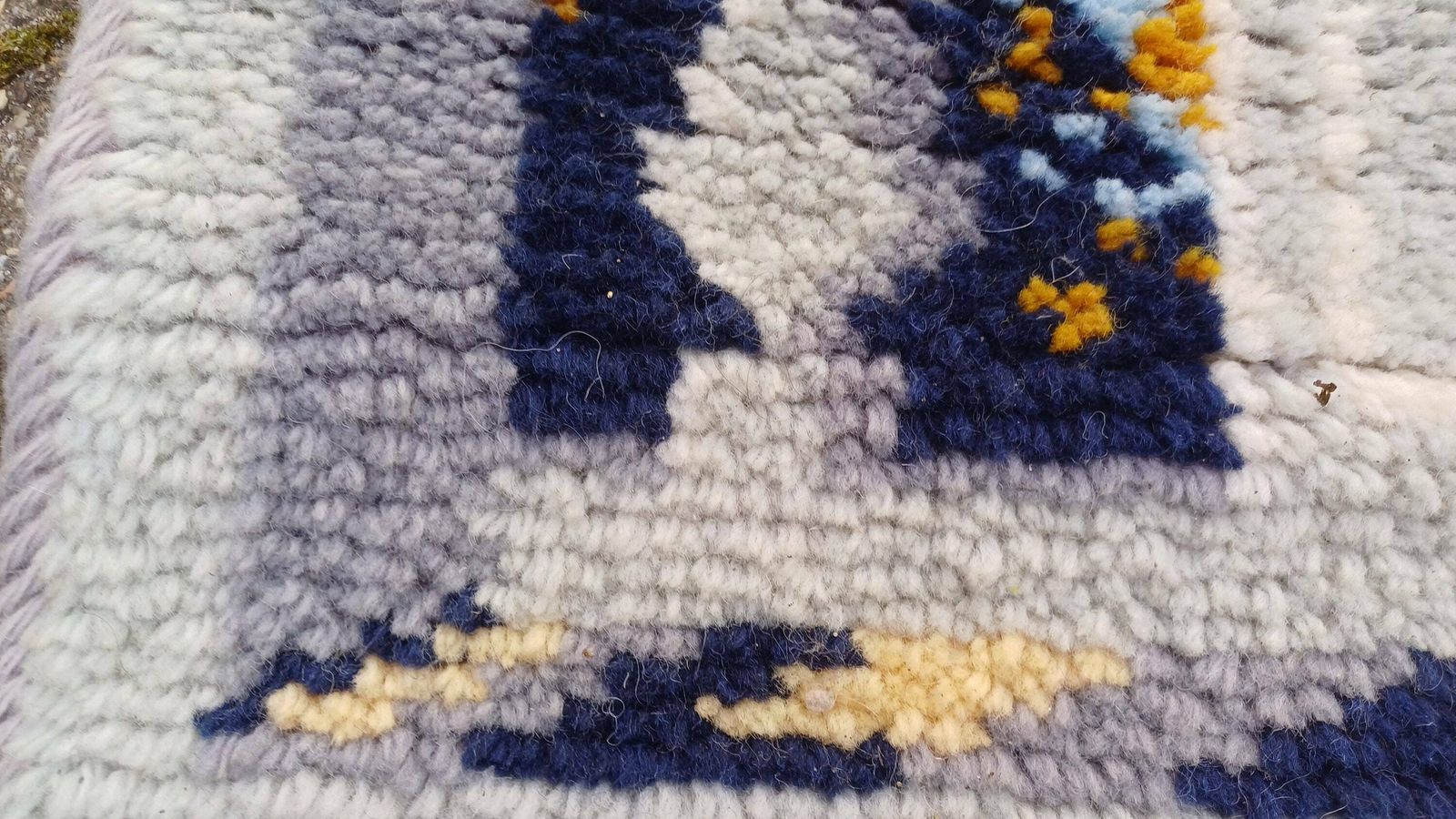 Vintage Hand Woven Wool Woollen Decorative Rug. Tapestry Look To It. Soft Touch. Vase Balustrade Landscape. photo 95.0