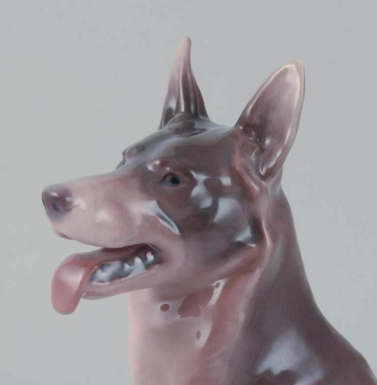 Bing & Grøndahl, Porcelain Figurine Of A Sitting German Shepherd. photo Home Decor