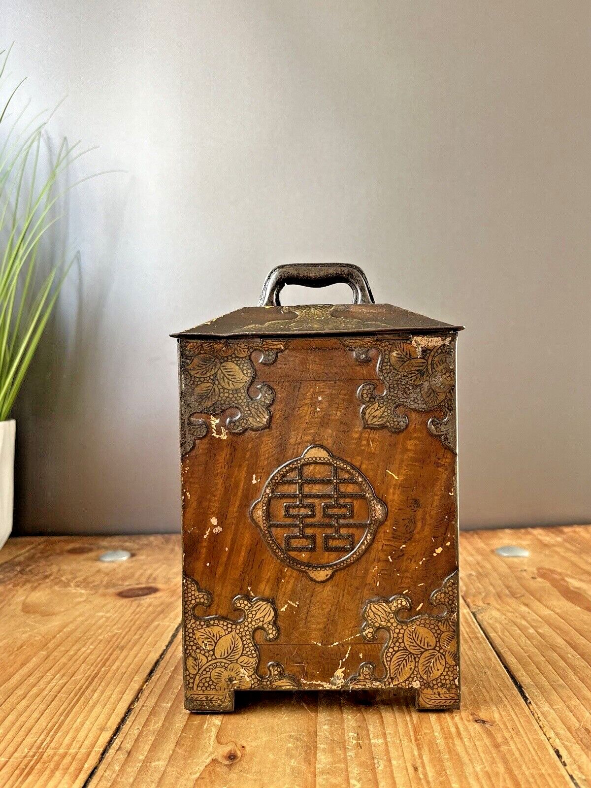 Antique Wood Brass Effect Tin Tea Chest Oriental Chinese Chinoiserie Japonisme photo for sale