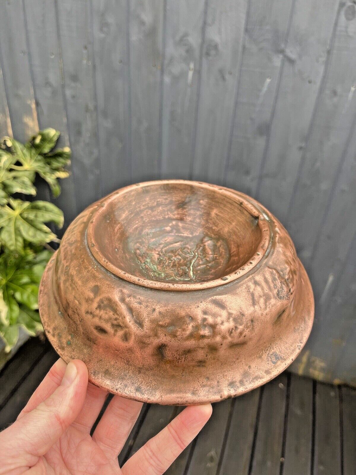 photo furniture Antique 19th C Arts & Crafts Beaten Copper Dog Bowl Cat Pet Dish Food Water