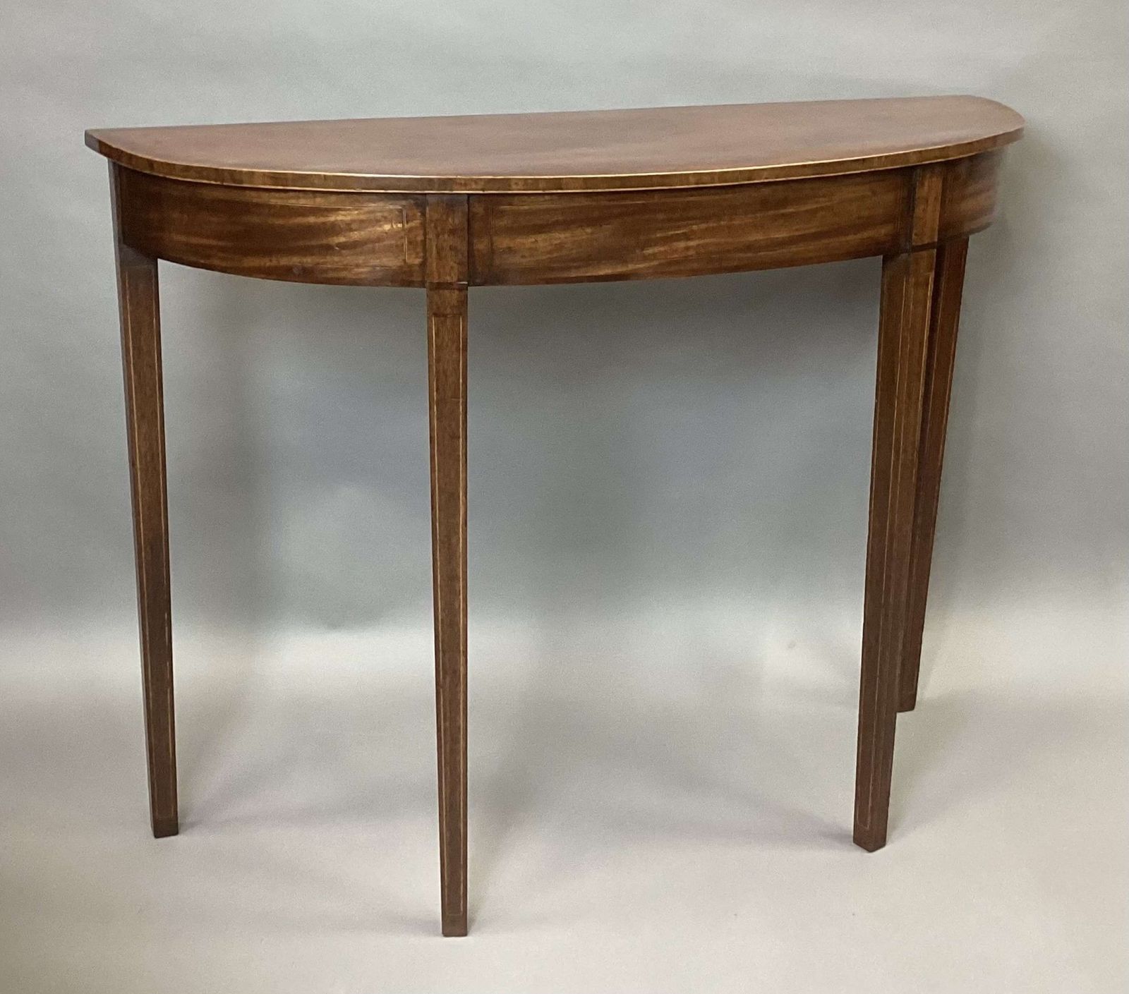 A Fine George III Mahogany Hepplewhite Side Table / Console Table