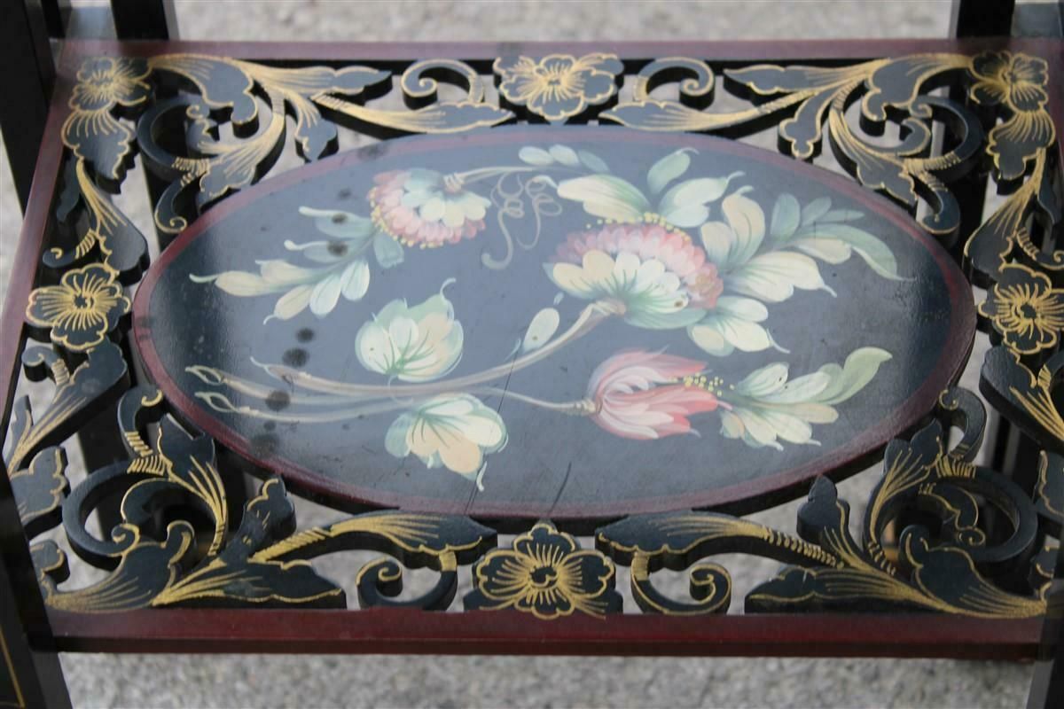 Guèridon In Chinese Lacquer Circa 1950s Colored Wood And Floral With Gilded Parts photo for sale