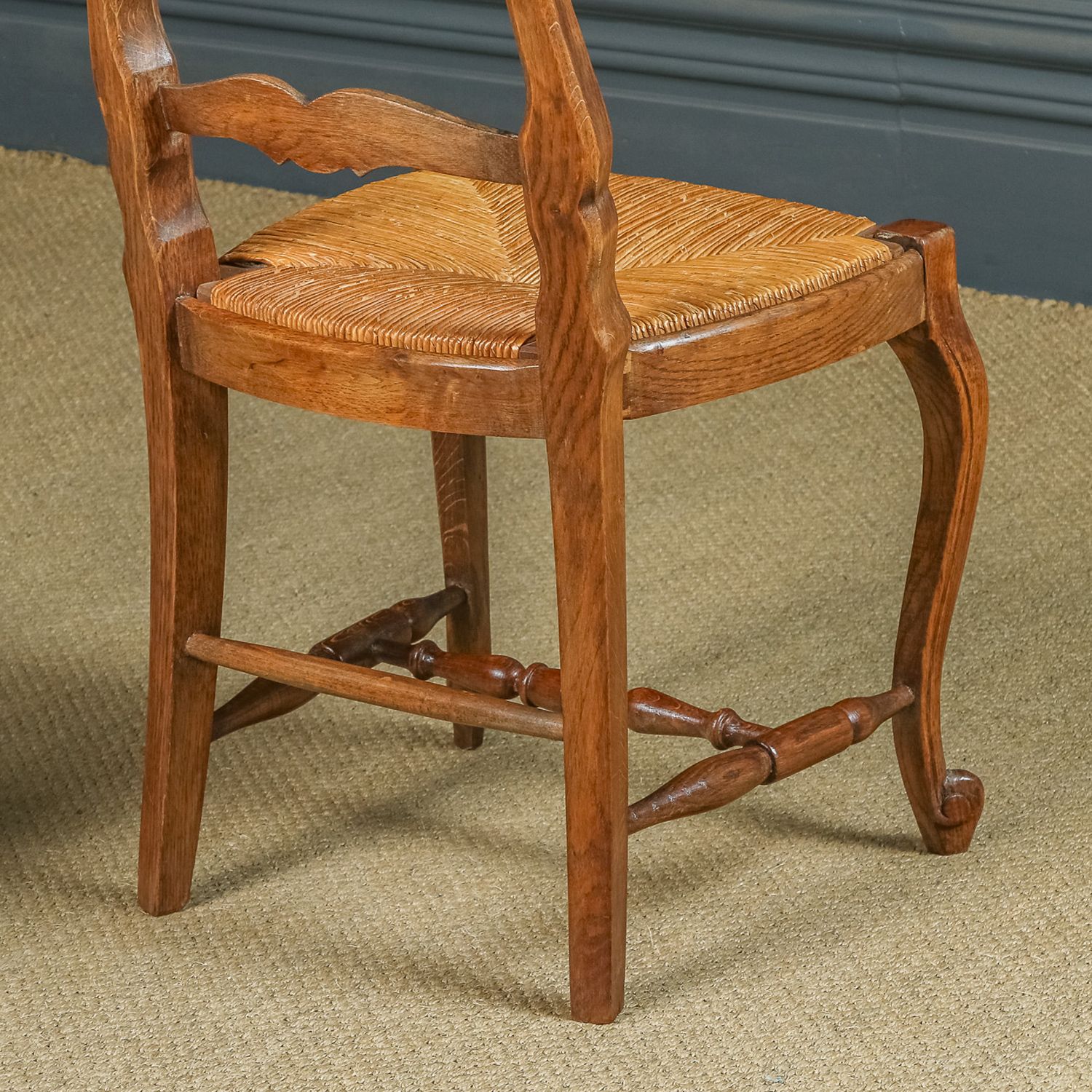 photo vintage French Set Of 12 Twelve Louis XV Style Oak Ladder Back Rush Seat Kitchen Dining Chairs (Circa 1920)