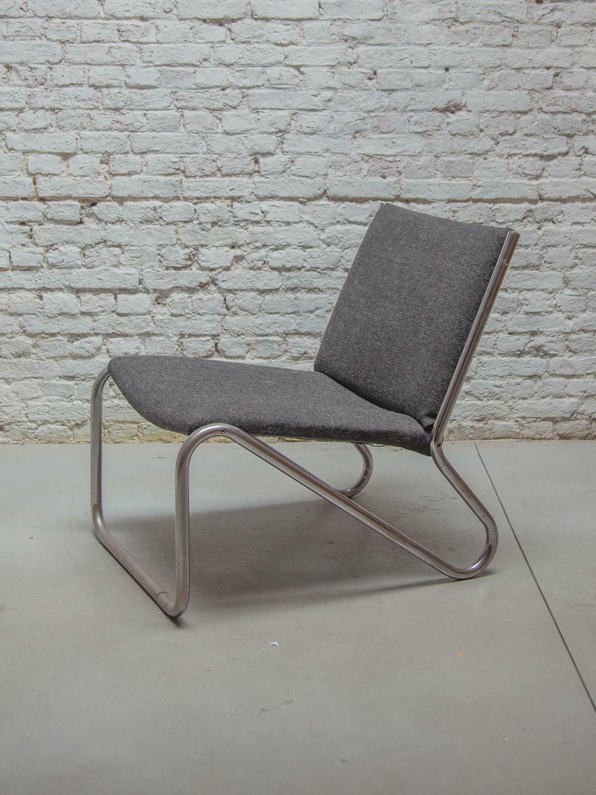 Set Of Six Chrome Tubular Steel Bauhaus Style Lounge Chairs photo 1302.0