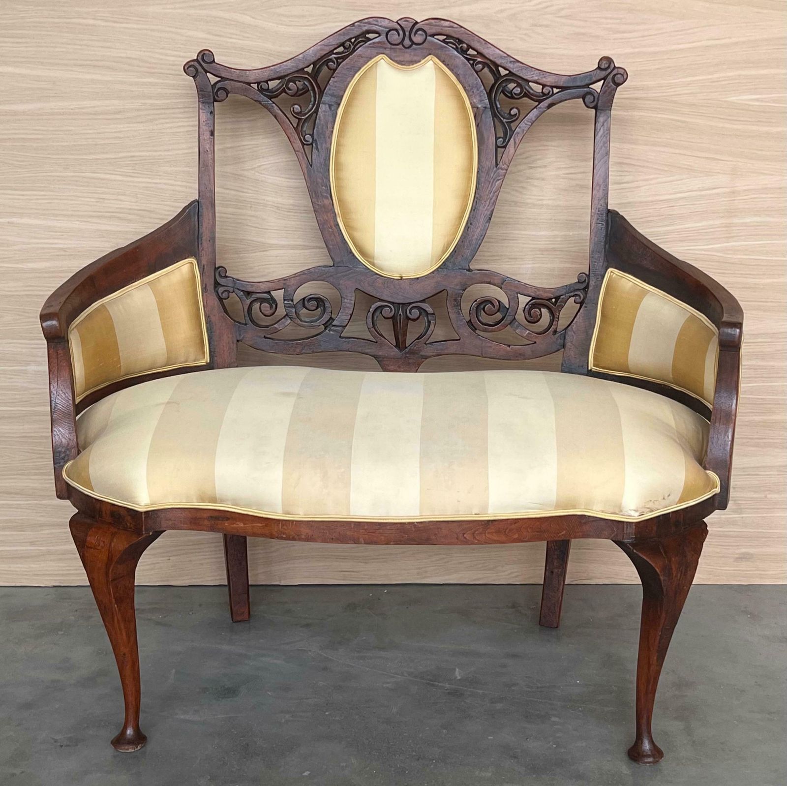 Paire de grands fauteuils Art Nouveau en noyer photo for sale