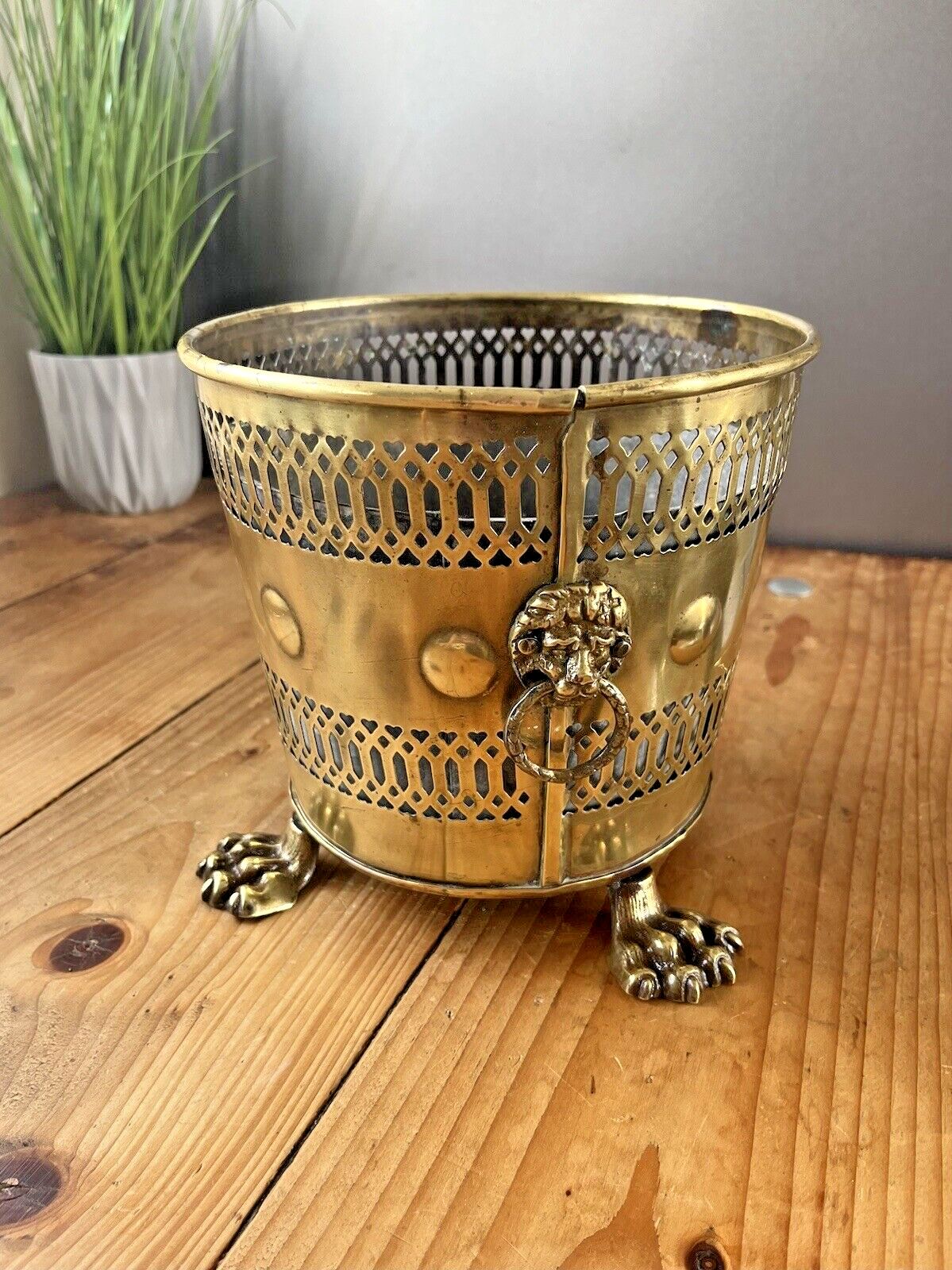 Quality Antique Brass Lions Head & Paw Planter Jardiniere / Champagne Ice Bucket photo for sale