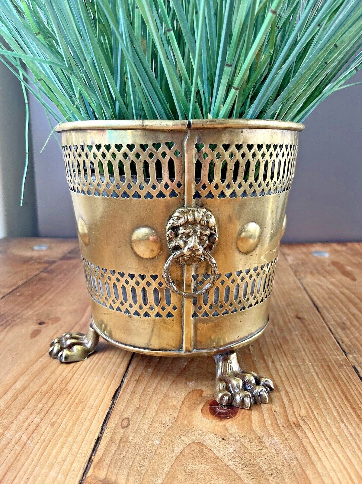 Quality Antique Brass Lions Head & Paw Planter Jardiniere / Champagne Ice Bucket photo 125.0