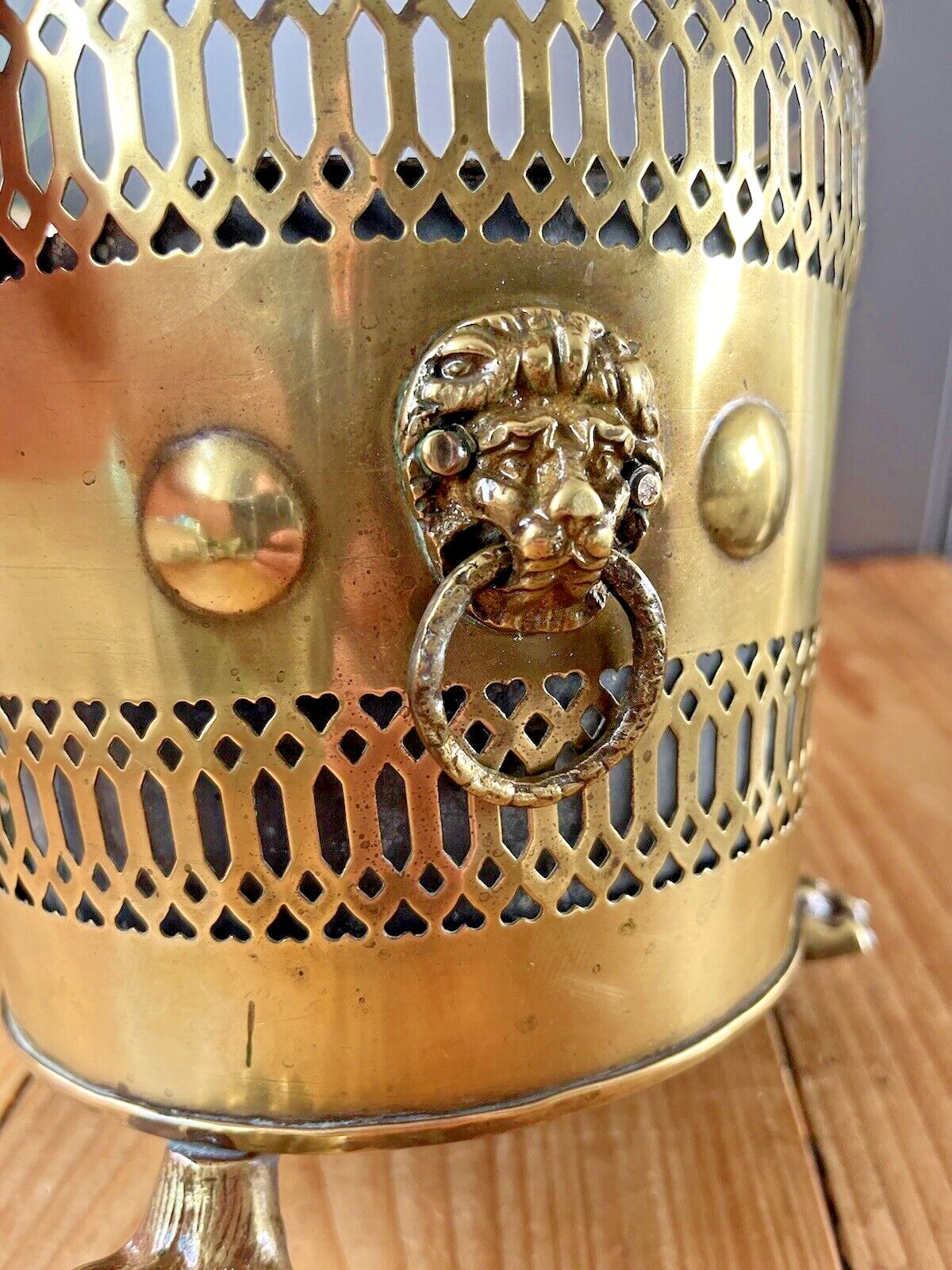 Home Decor Quality Antique Brass Lions Head & Paw Planter Jardiniere / Champagne Ice Bucket photo