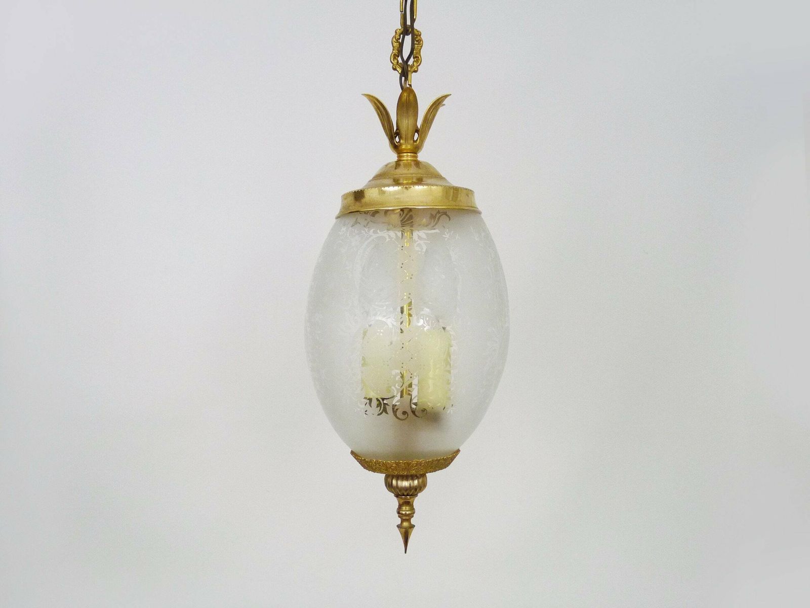 Suspension, Brass Chandelier And Engraved Glass Globe With 2 Lights. Louis XV Style photo Lighting