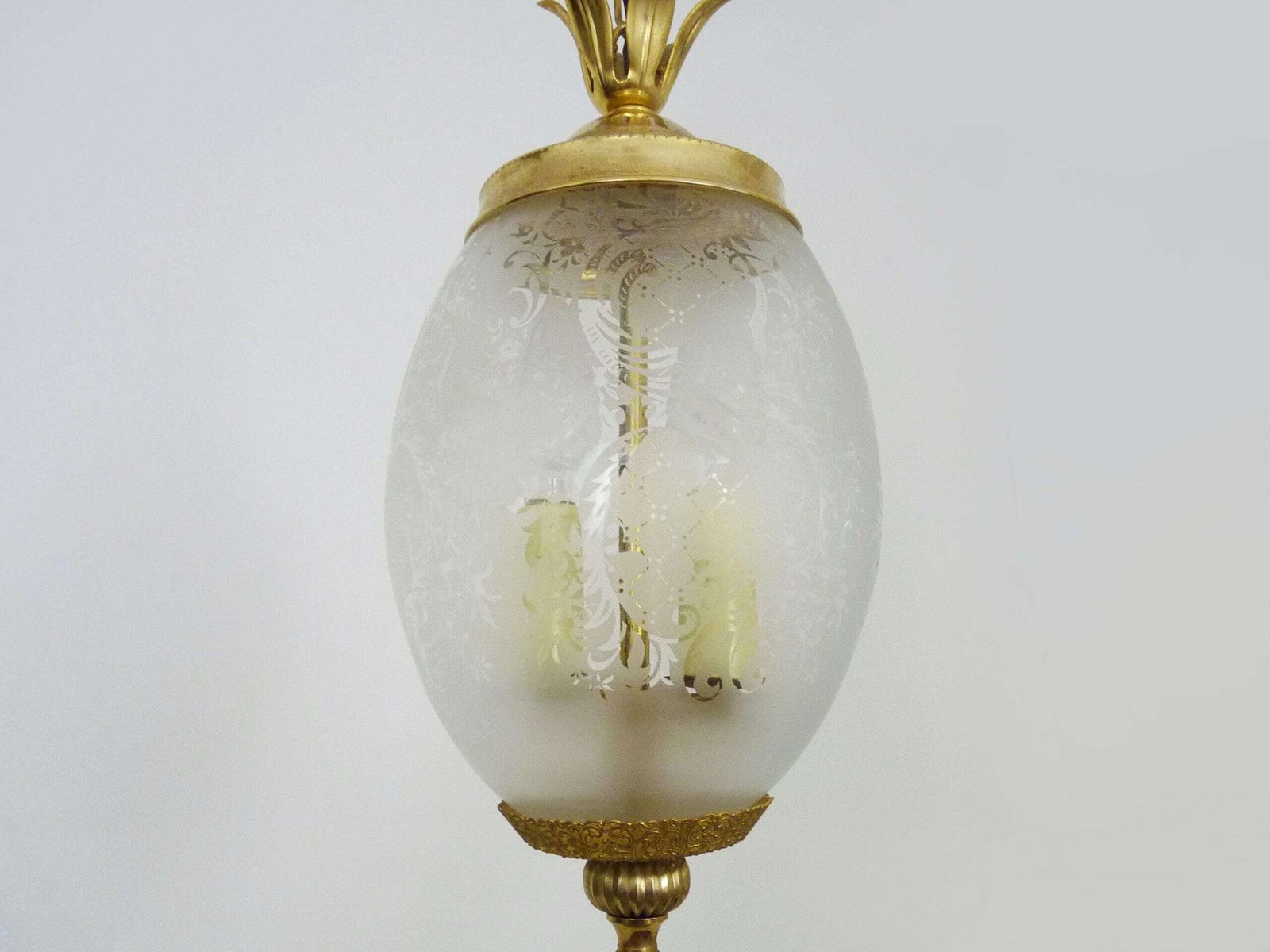 Suspension, Brass Chandelier And Engraved Glass Globe With 2 Lights. Louis XV Style photo vinterior