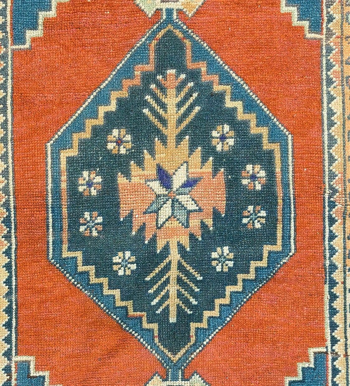 Tapis d'accent turc Konya noué à la main, 1,10 x 1,65 m. Tapis vintage. Revêtement de sol photo Textiles