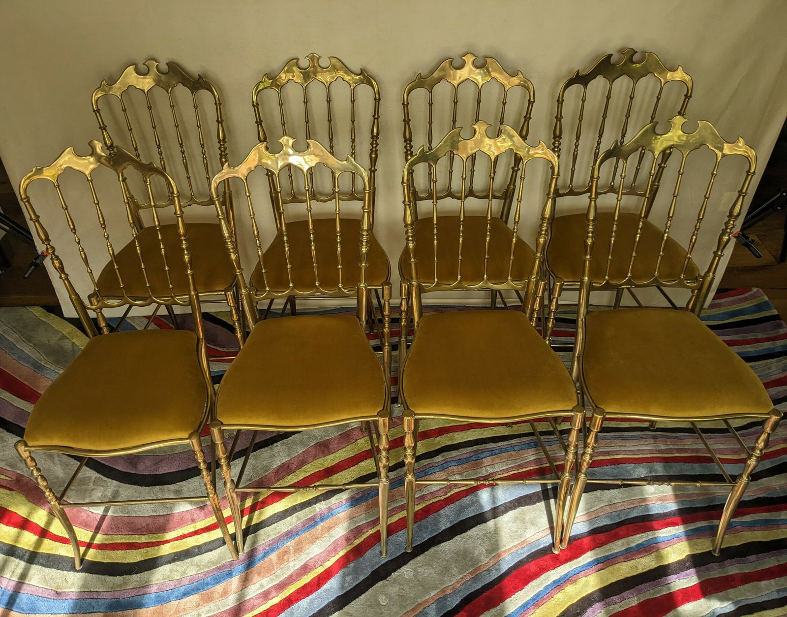 photo vintage Beautiful Brass Chiavari Chairs With New Seat Bases And Upholstery. 6 Chairs Available