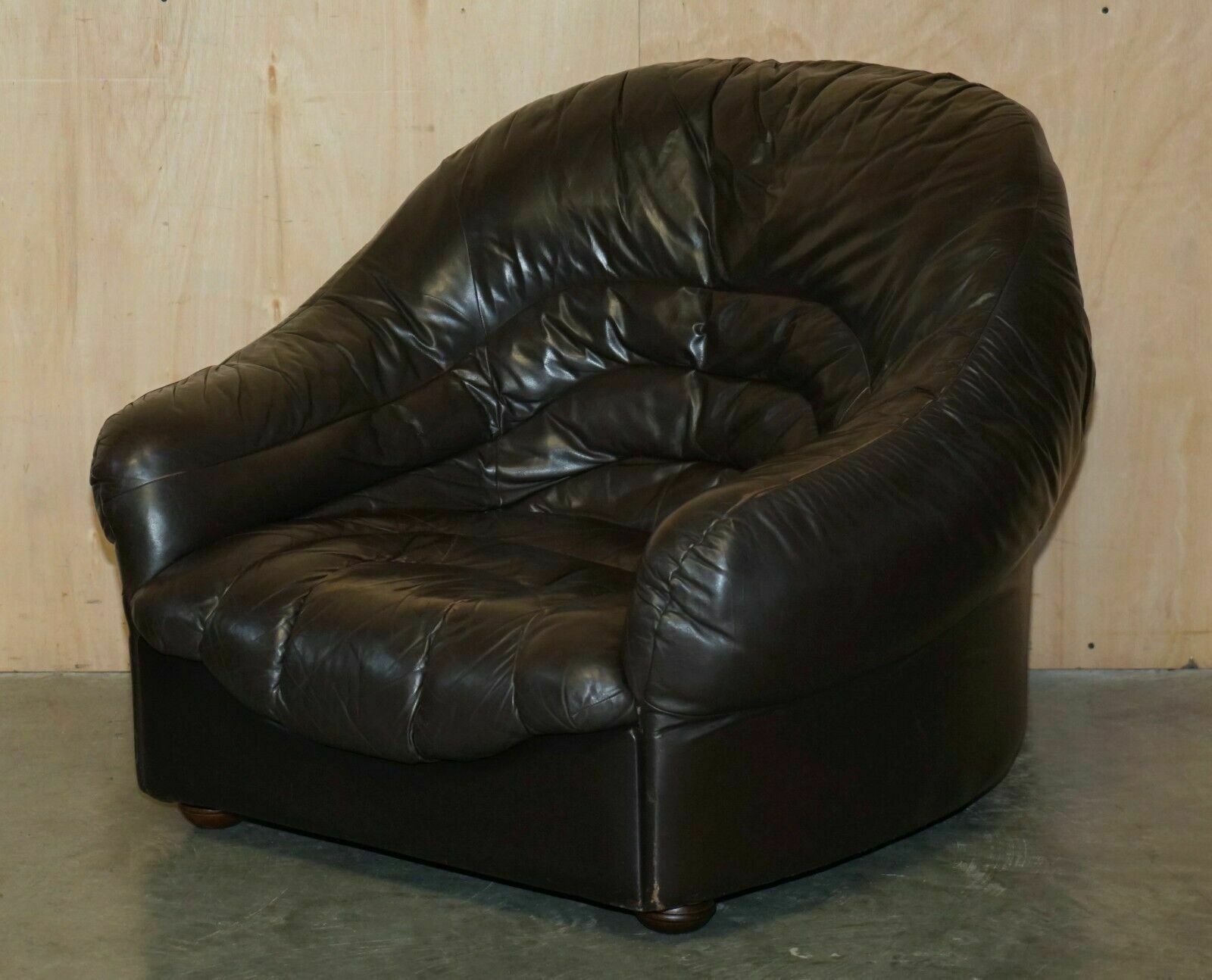 photo vinterior Vintage 1960's Mid Century Modern Danish Brown Leather Sofa & Armchair Suite