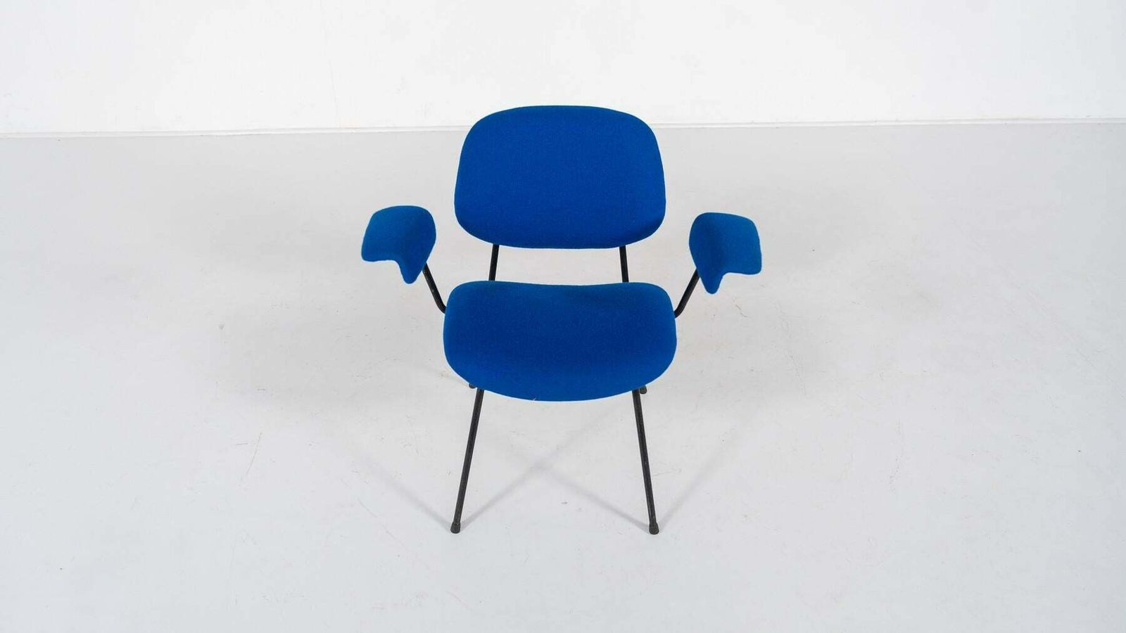 759.0 Mid Century Modern Bleu Swivel Desk Chair photo