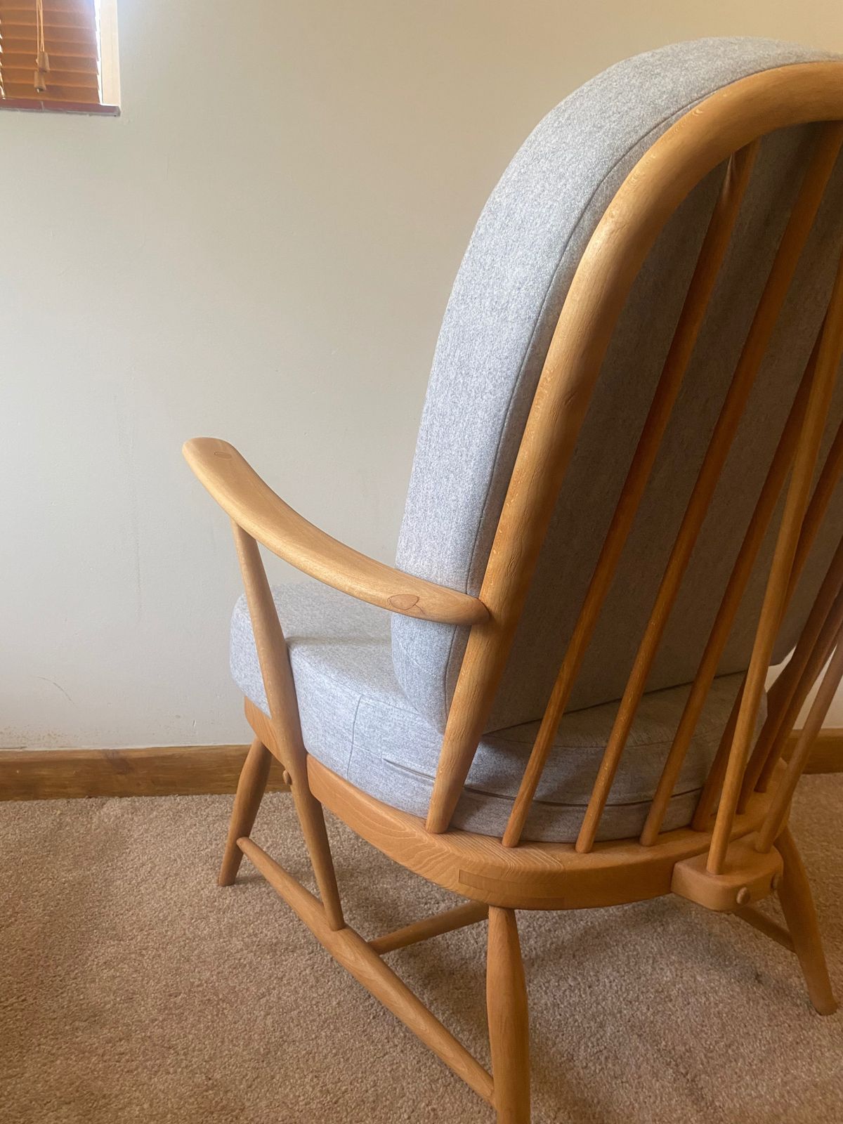 photo furniture Vintage Ercol 335 Armchair With Pebble Grey Wool Cushions