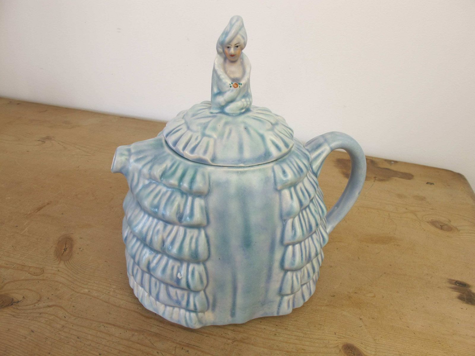 Ye Daintee Ladyee Teapot. Pale Blue Crinoline Lady Teapot No. 824571 Made By Sadler, England.