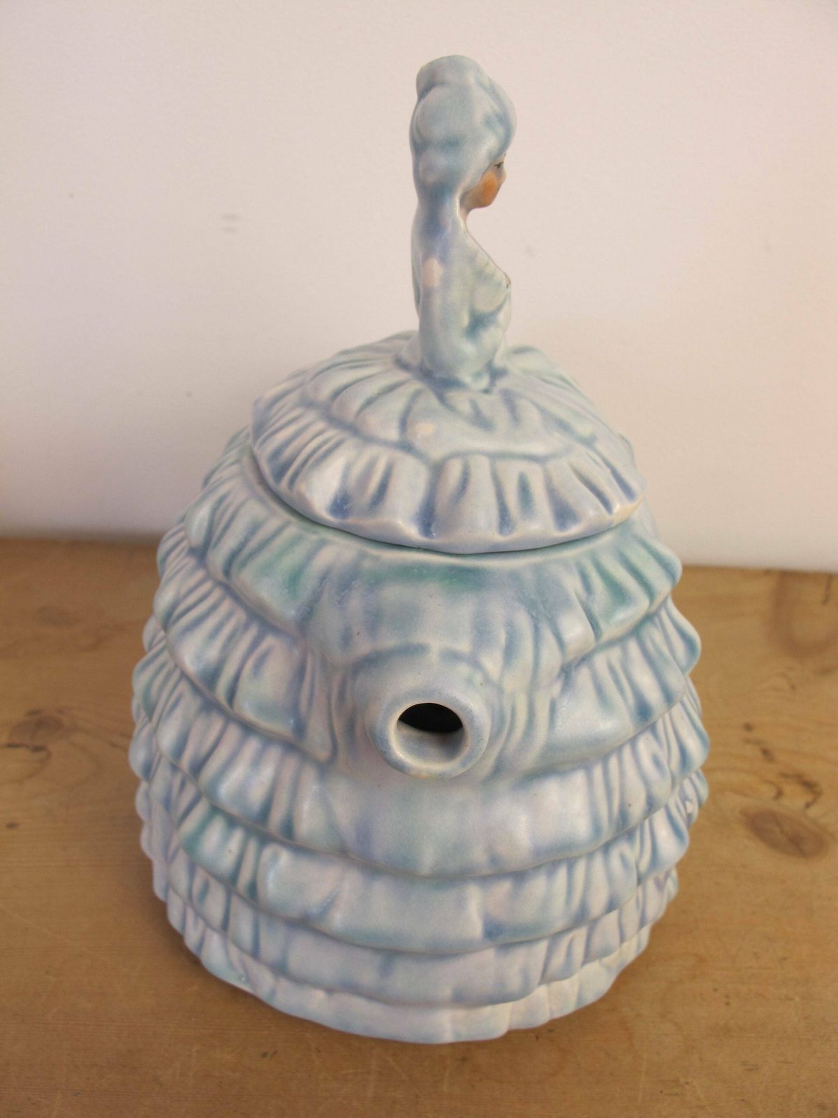 Ye Daintee Ladyee Teapot. Pale Blue Crinoline Lady Teapot No. 824571 Made By Sadler, England. photo Home Decor