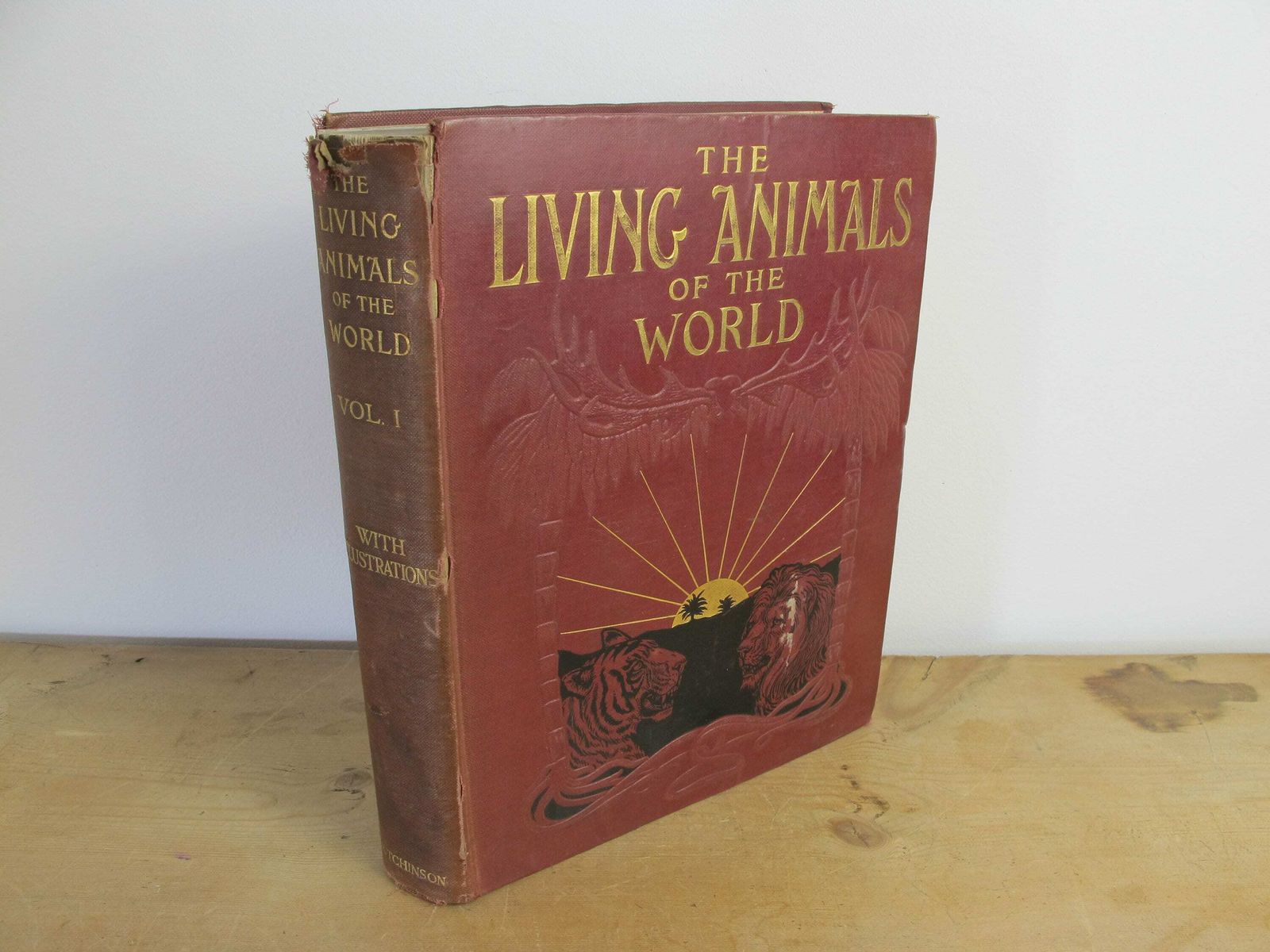 The Living Animals Of The World   Volume 1   Mammals. Hutchinsons And Co. With 13 Colour Plates Along With 567 Illustrations