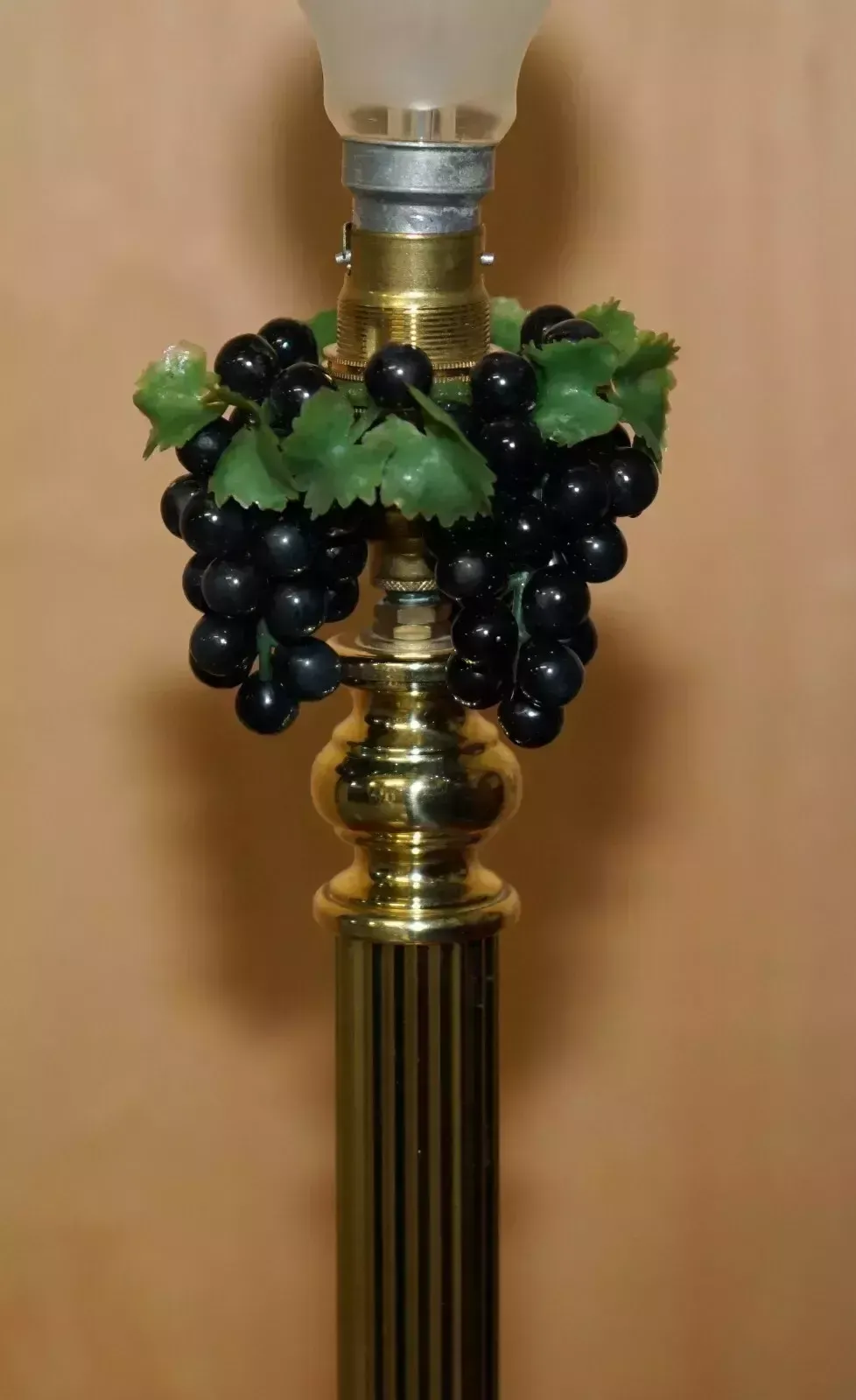 Pair Of Vintage Corinthian Pillar Brass Desk Lamps With Grape Vine Detailing photo 750.0