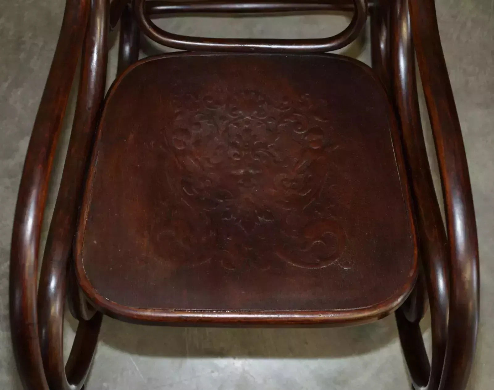 Exquisite Victorian Thonet Rocking Chair With Cherub Carved Back & Seat Panels photo vintage