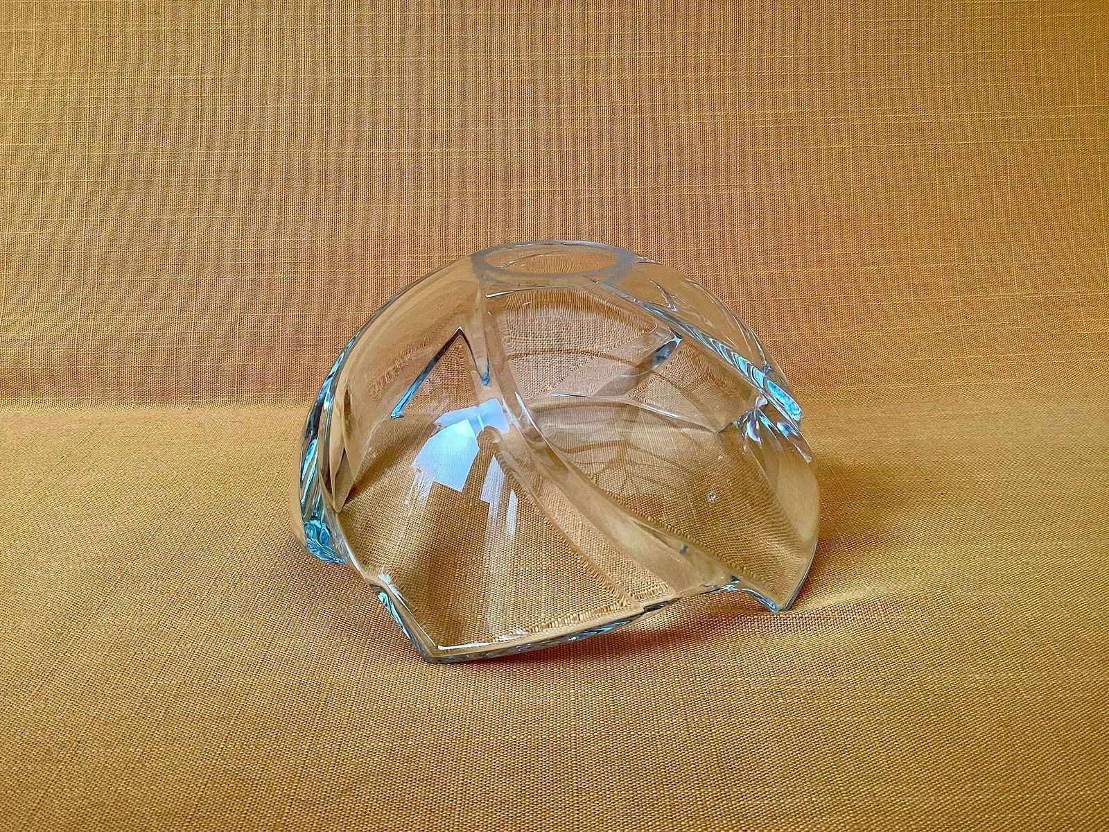 Original Tiffany & Co Cut Glass Bowl, Designed By Josef Riedel, Late 20th Century Design For Tiffany, New York, Tiffany Cut Glass Bowl photo vinterior