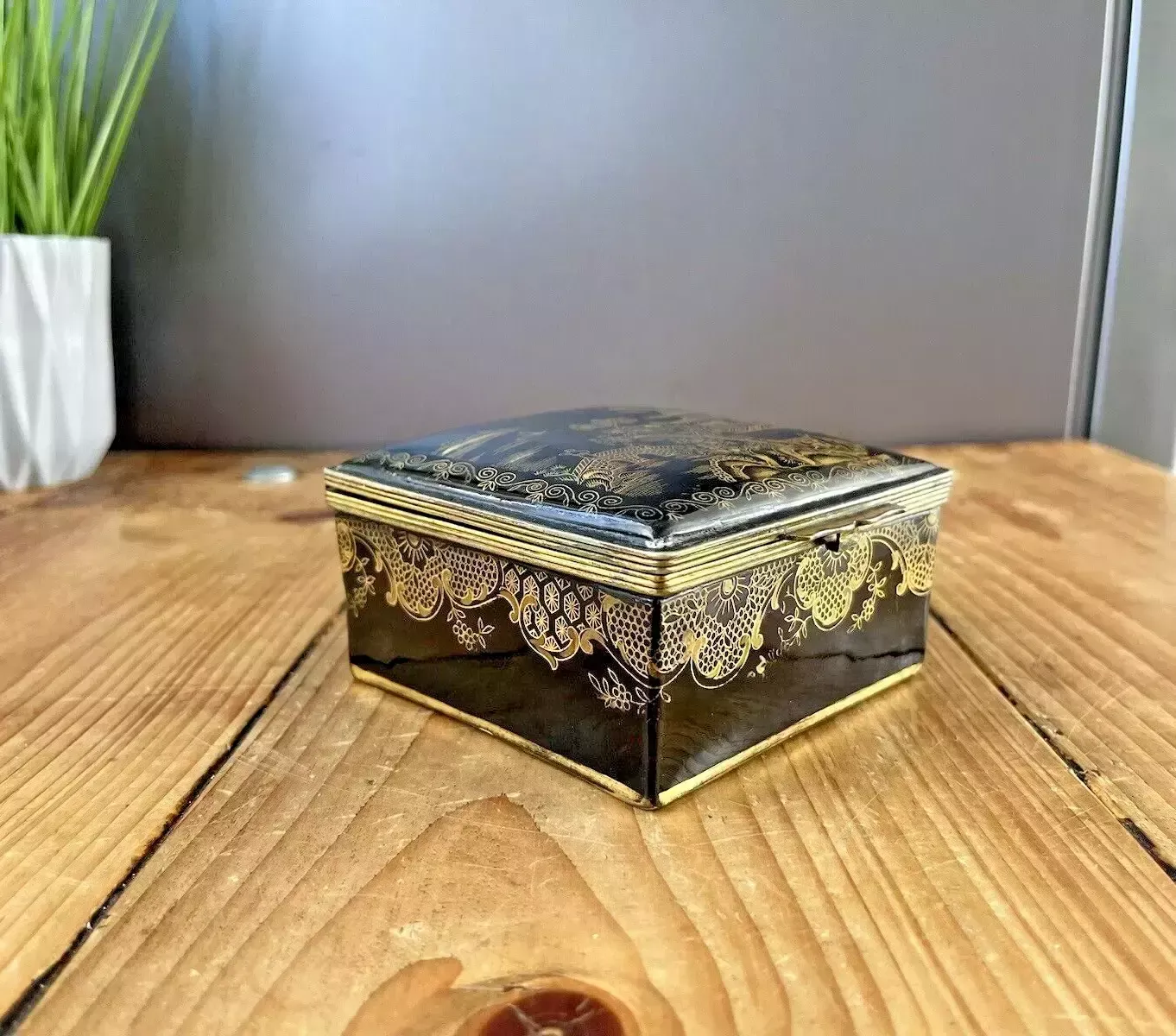 Antique Porcelain Black & Gold Chinoiserie Oriental Hinged Lid Box Thomas Goode photo Home Decor