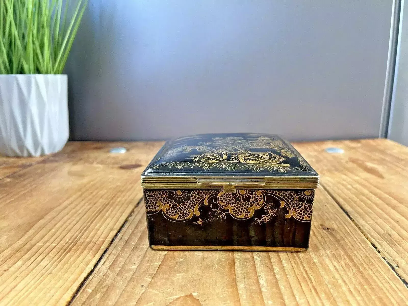 Antique Porcelain Black & Gold Chinoiserie Oriental Hinged Lid Box Thomas Goode photo vinterior