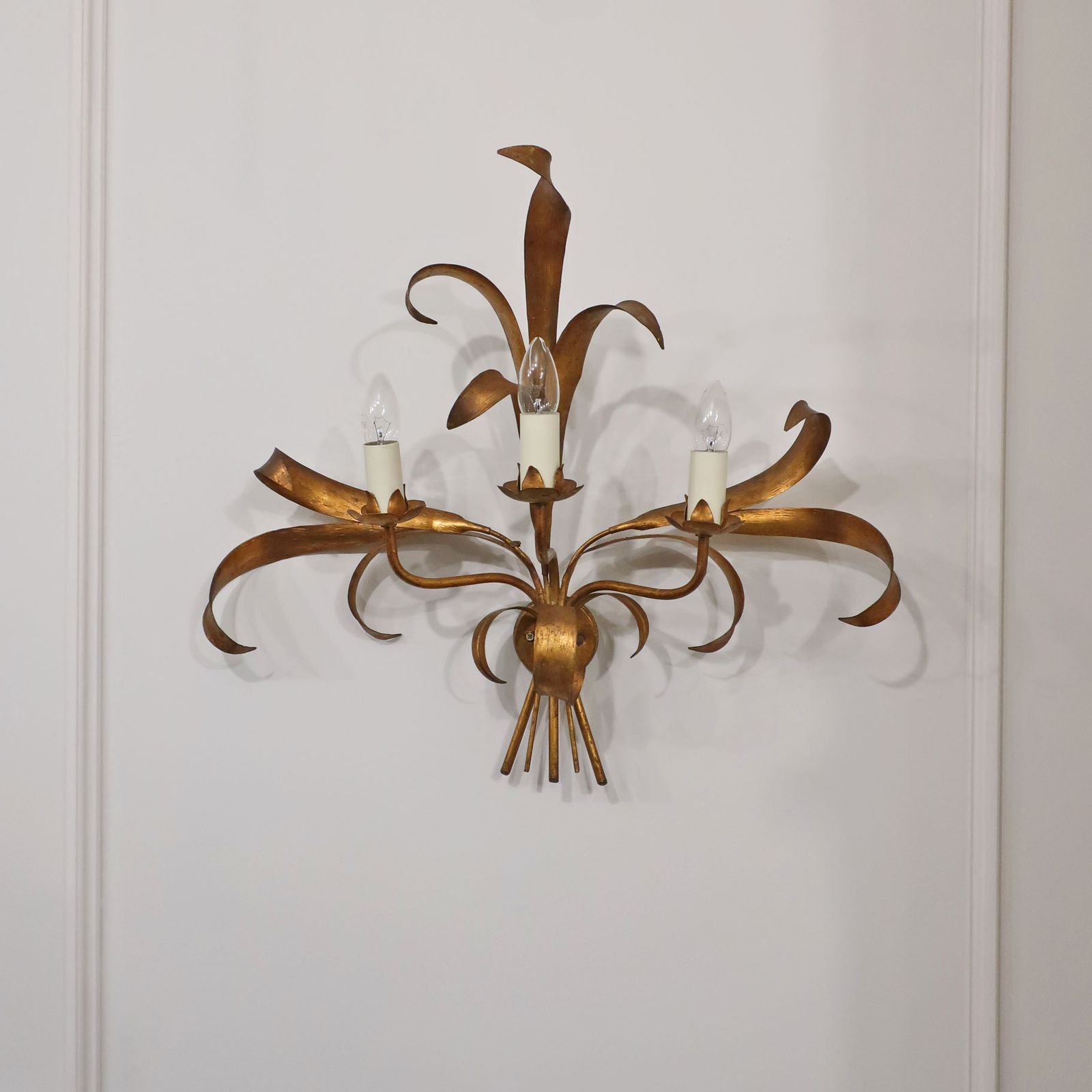 Mid Century Italian Hollywood Regency Style Gilt Metal Large Wall Light