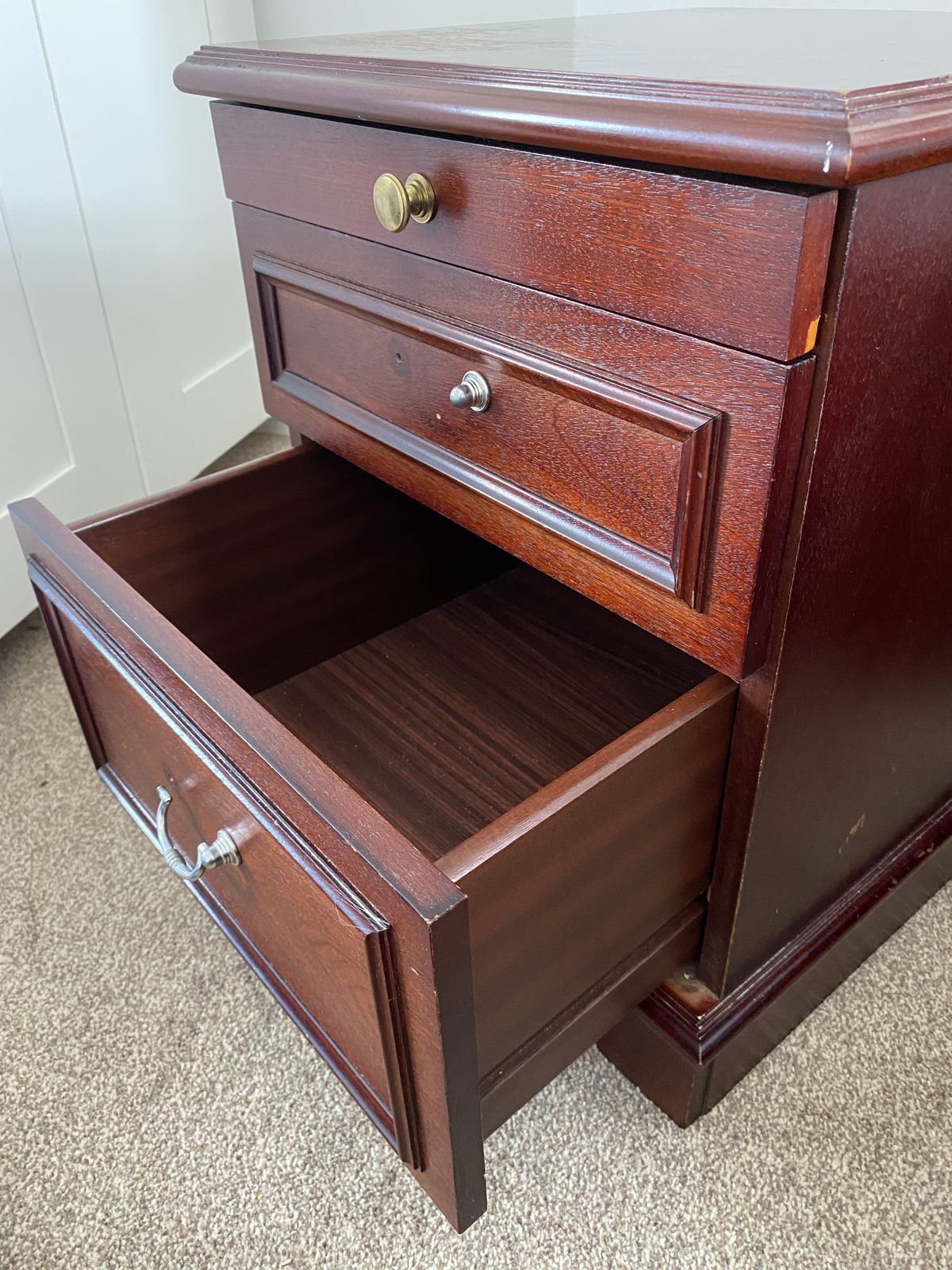 Mahogany Wood Chest Of Draws photo Furniture