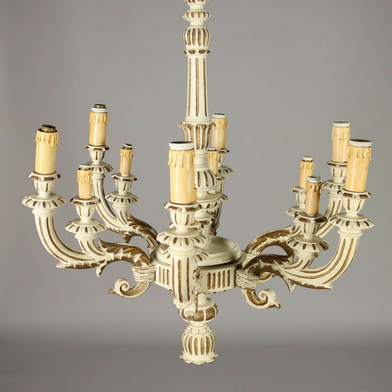 Lampadario In Legno Laccato E Dorato photo furniture