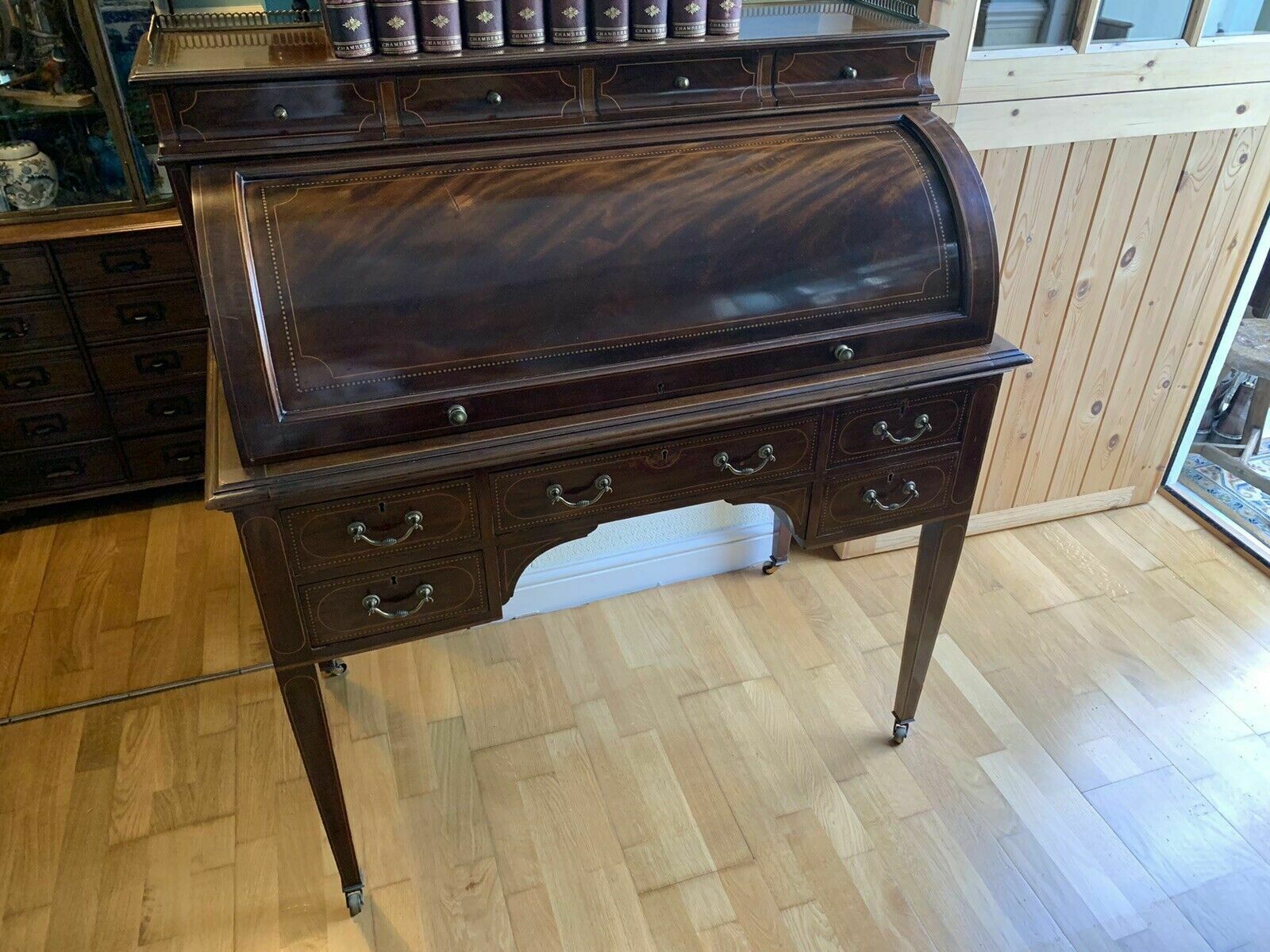 A Beautiful And Very Elegant Edwardian Cylinder Desk