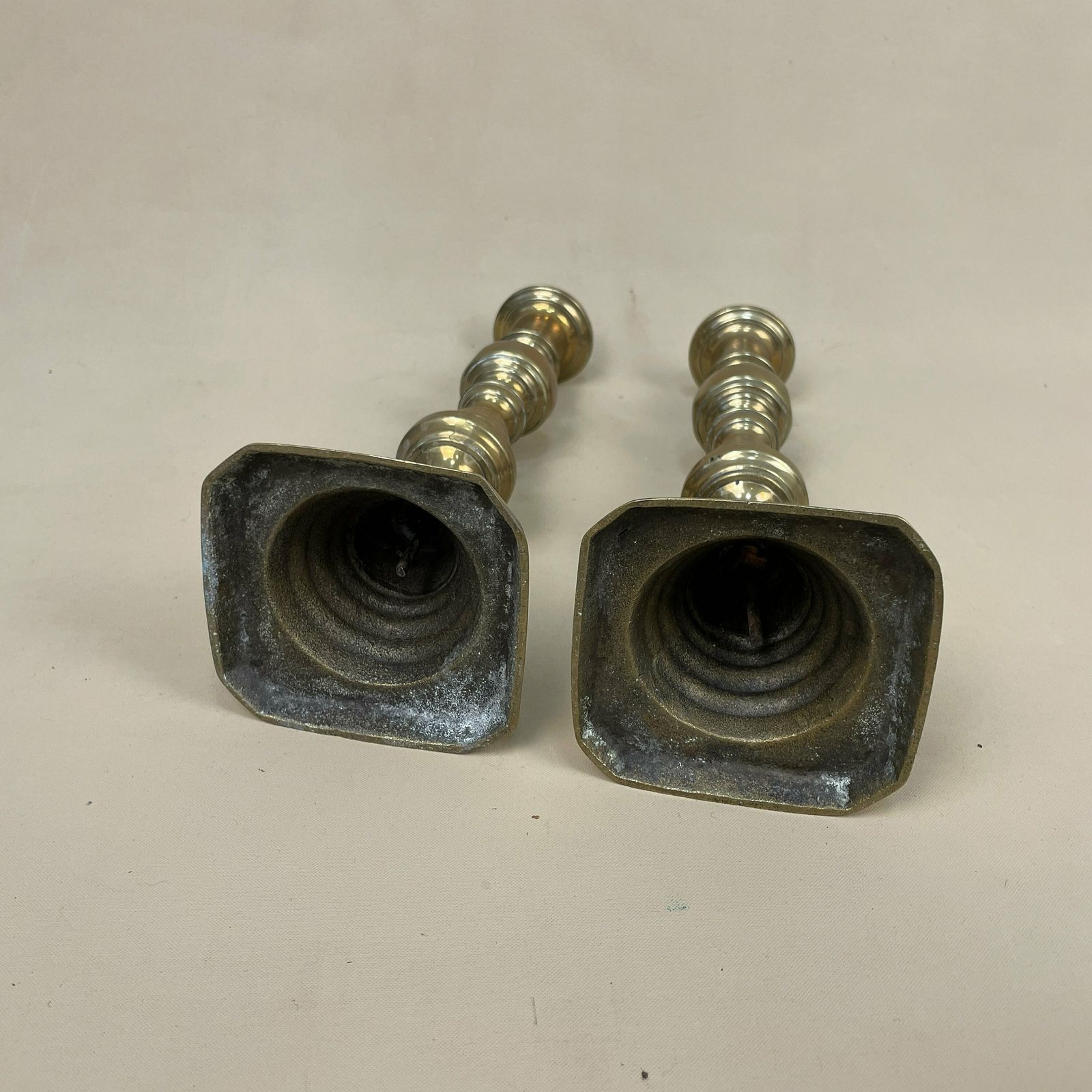 Antique Matching Pair Of Gold Brass Metal Candlestick Candle Stick Vintage Column Taper Dinner Candlesticks Square Base Column Pillar photo vinterior