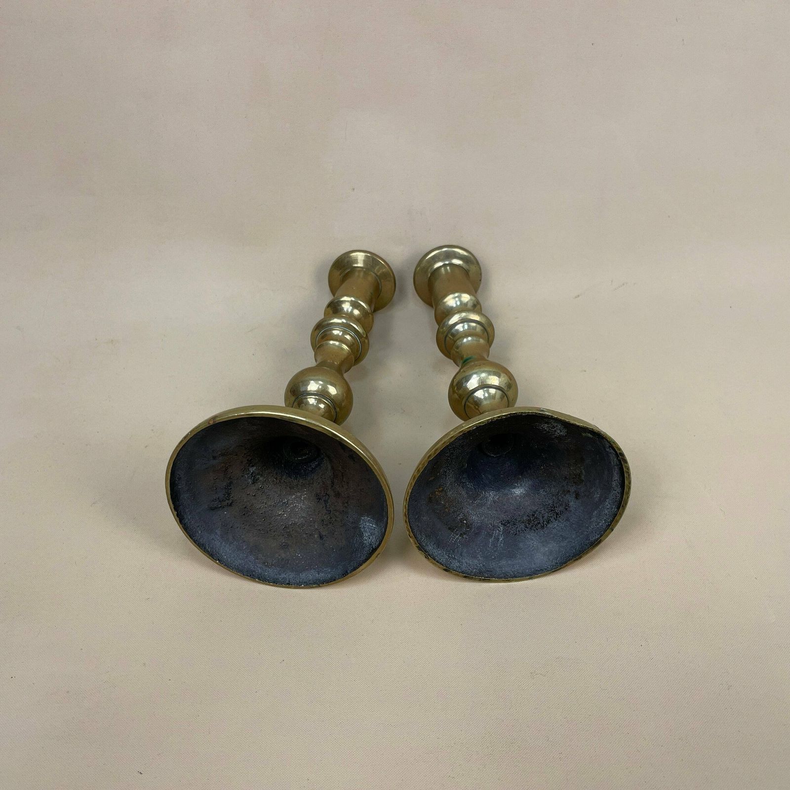 Antique Matching Pair Of Gold Brass Metal Candlestick Candle Stick Vintage Column Taper Dinner Candlesticks Round Base Column Pillar photo vinterior