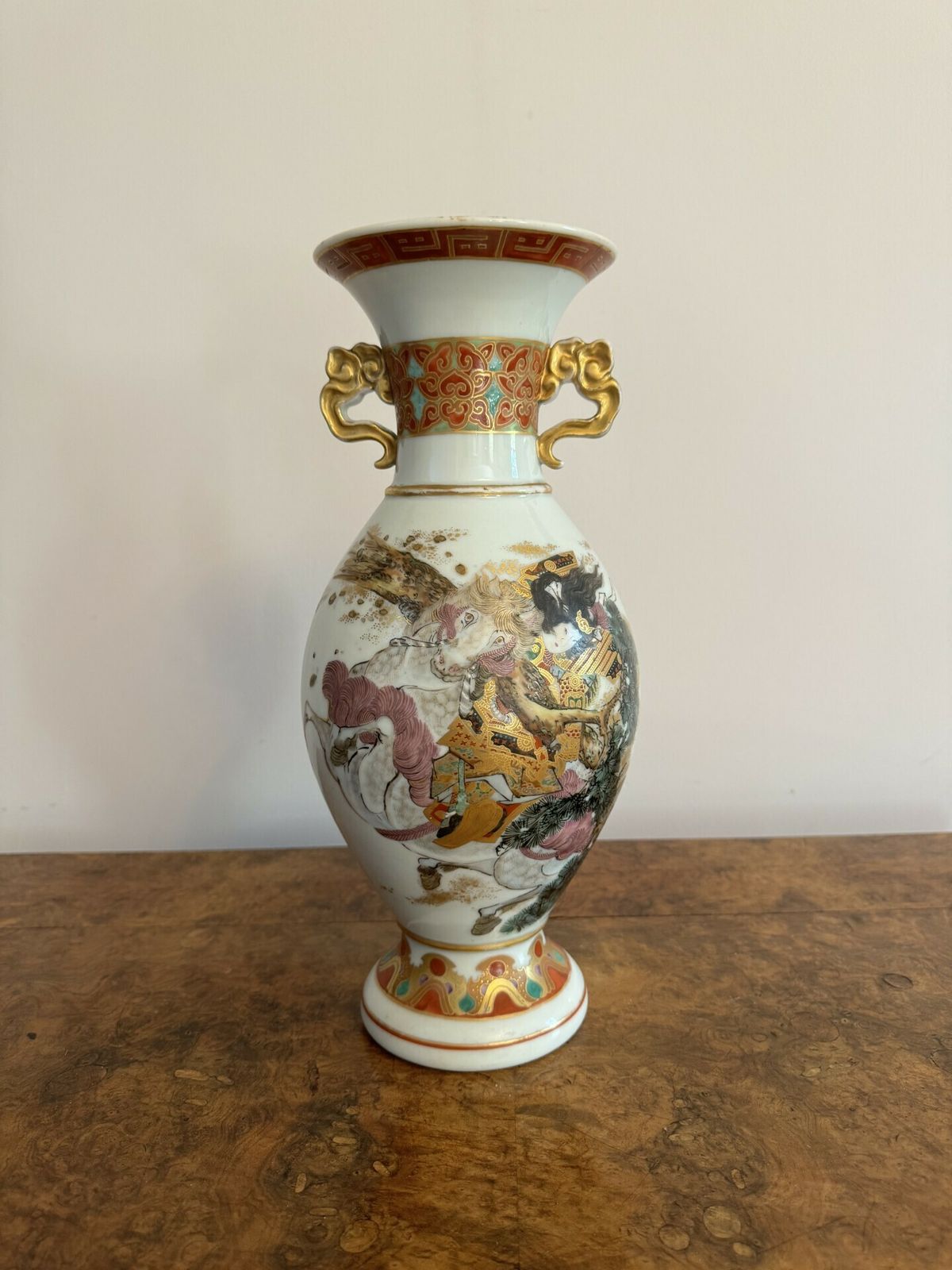 Superb Quality Pair Of 19th Century Porcelain Chinese Famille Vercv Vases photo vintage