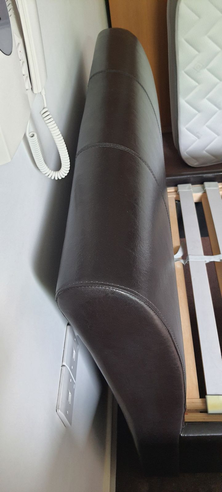 Amazing Lenora Bedstead   Dark Brown   Single photo vinterior