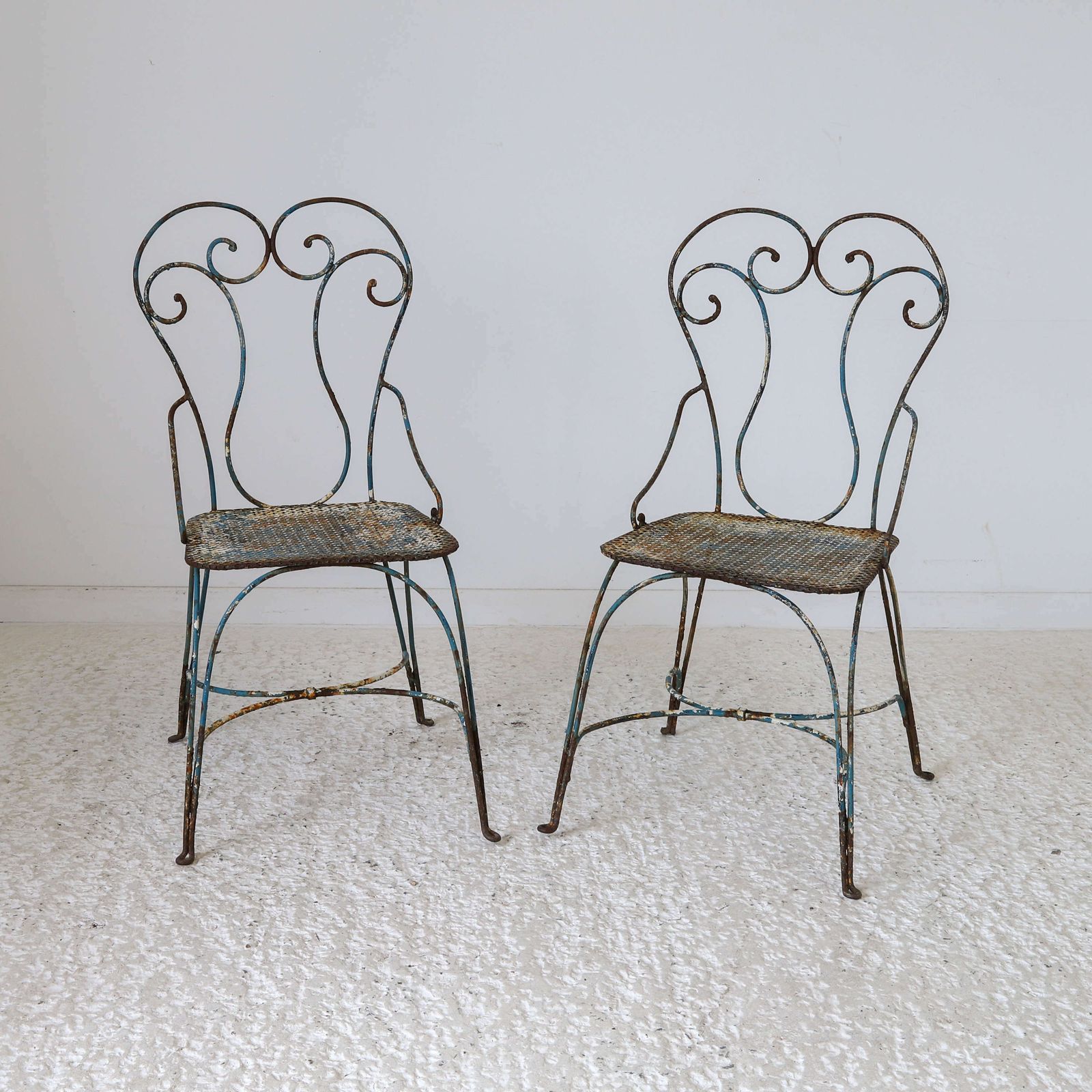 Pair Of Early 20th C Pretty Wrought Iron Painted Garden Chairs photo 850.0